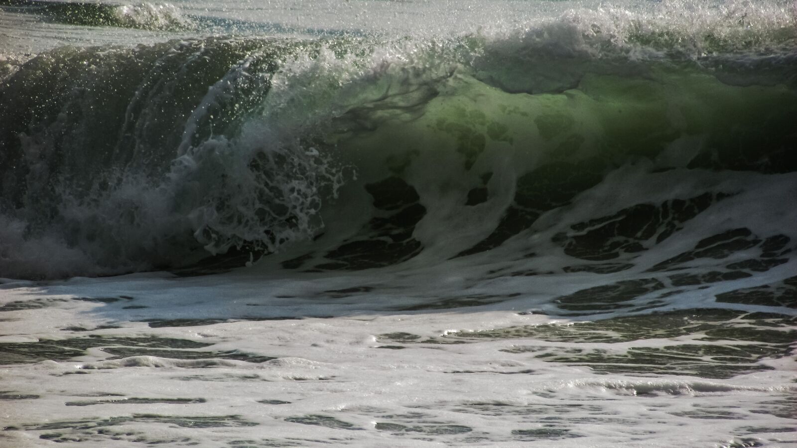 Canon PowerShot SX400 IS sample photo. Wave, smashing, sea photography