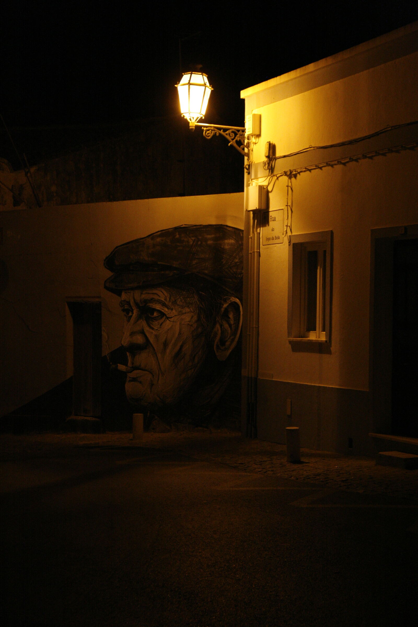 Canon EF-S 18-200mm F3.5-5.6 IS sample photo. Empty, street, night, portugal photography