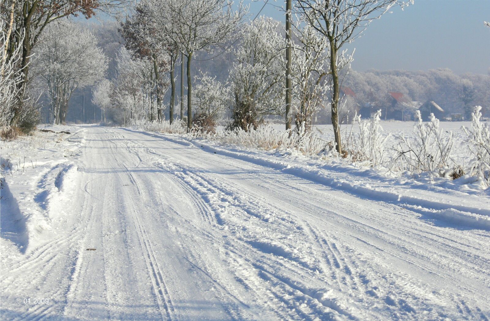 Panasonic DMC-FZ30 sample photo. Winter's day, lane, snow photography