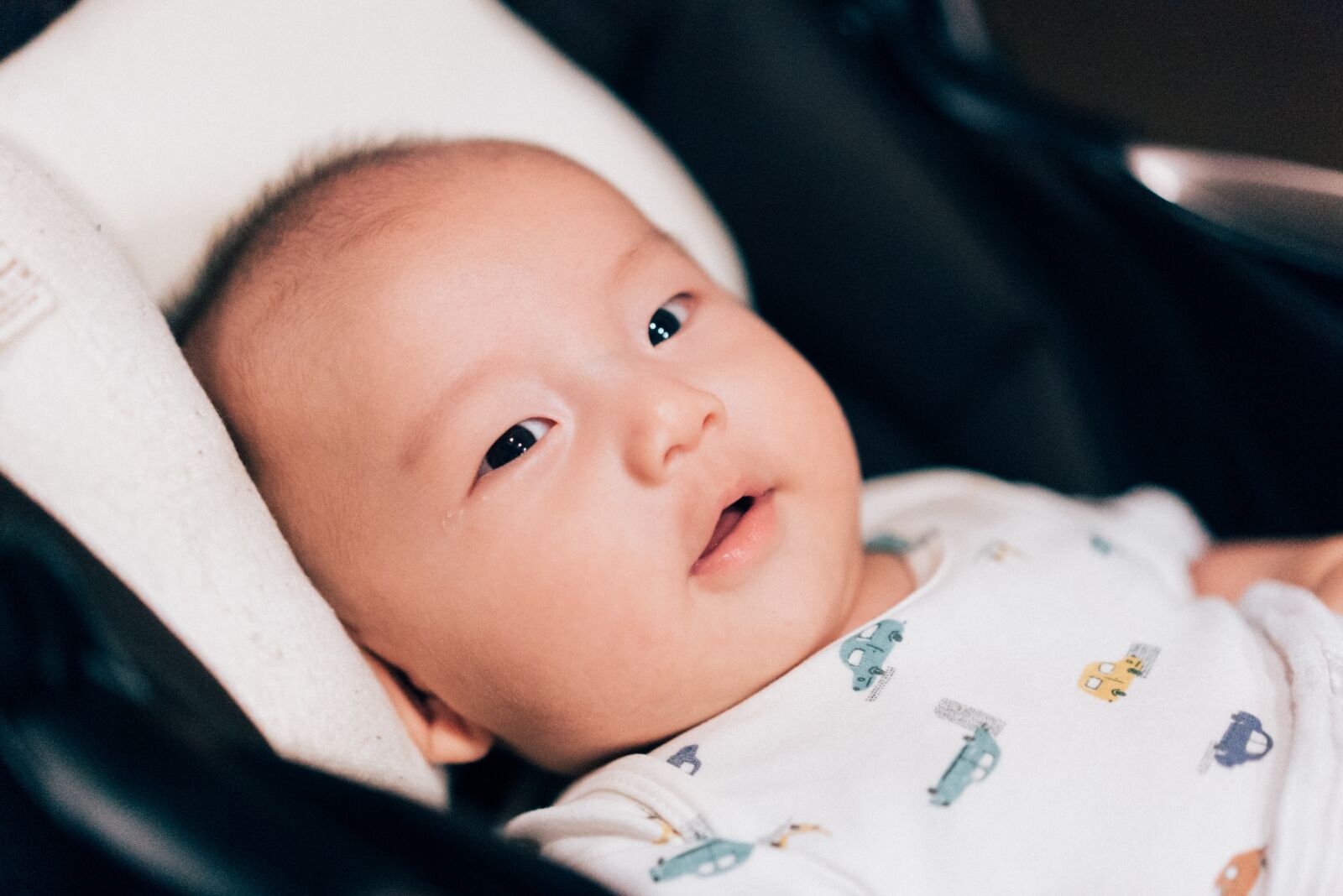Sony a7S + Sony Sonnar T* FE 55mm F1.8 ZA sample photo. Baby, infant, smile photography