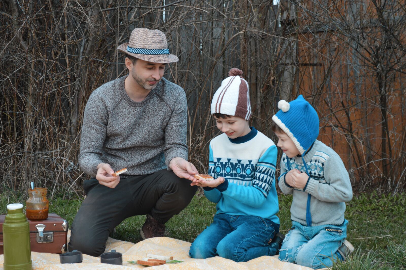 Nikon D3200 sample photo. Picnic, family, kids photography