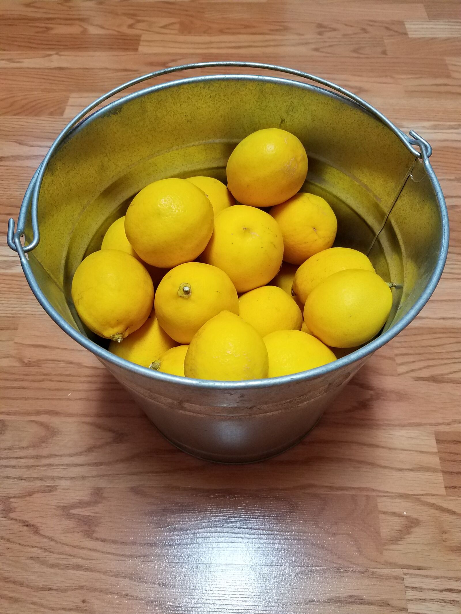 Samsung Galaxy S7 sample photo. Lemon bucket, lemon, yellow photography