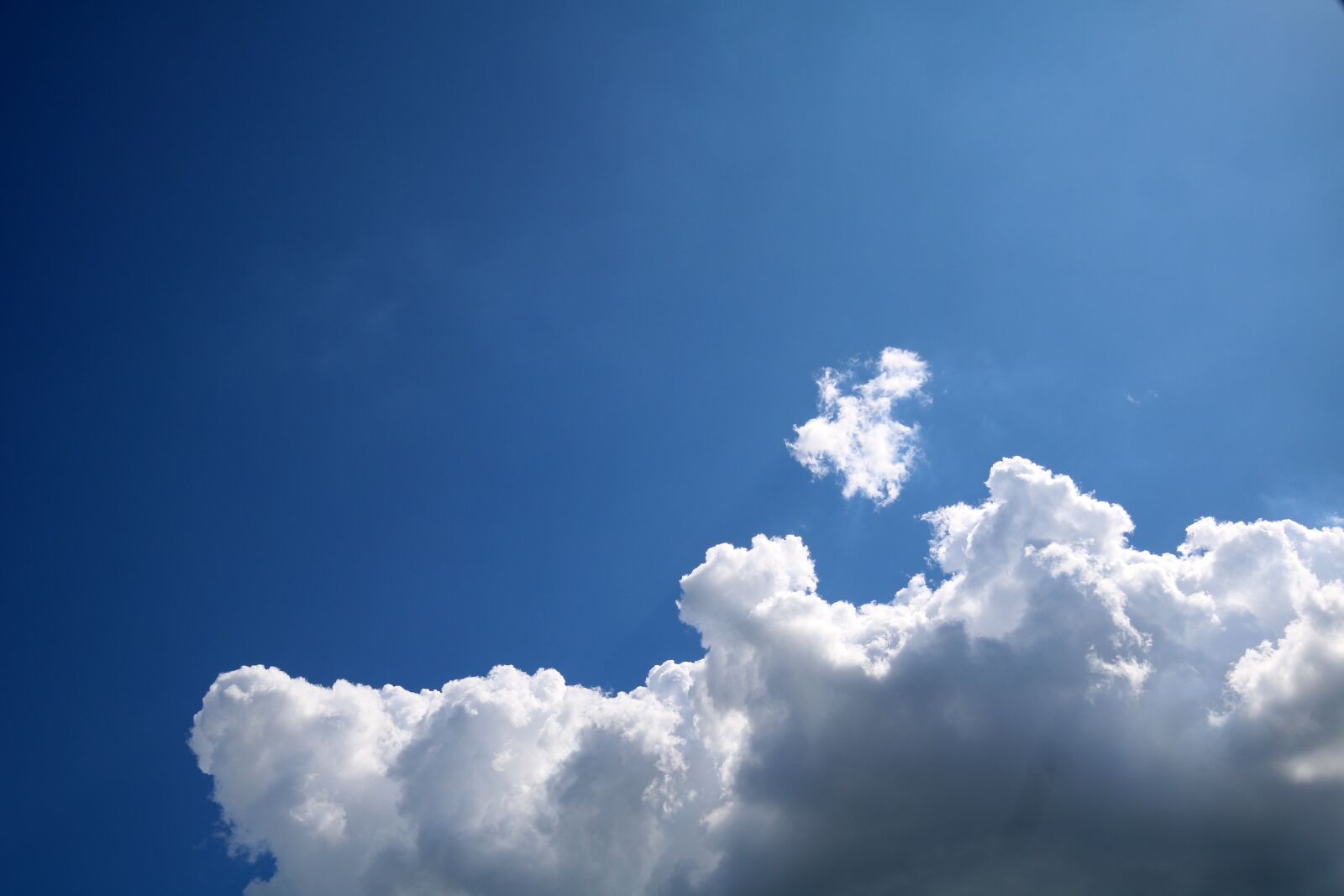 Canon EOS 750D (EOS Rebel T6i / EOS Kiss X8i) sample photo. Sky, cloud, landscape photography