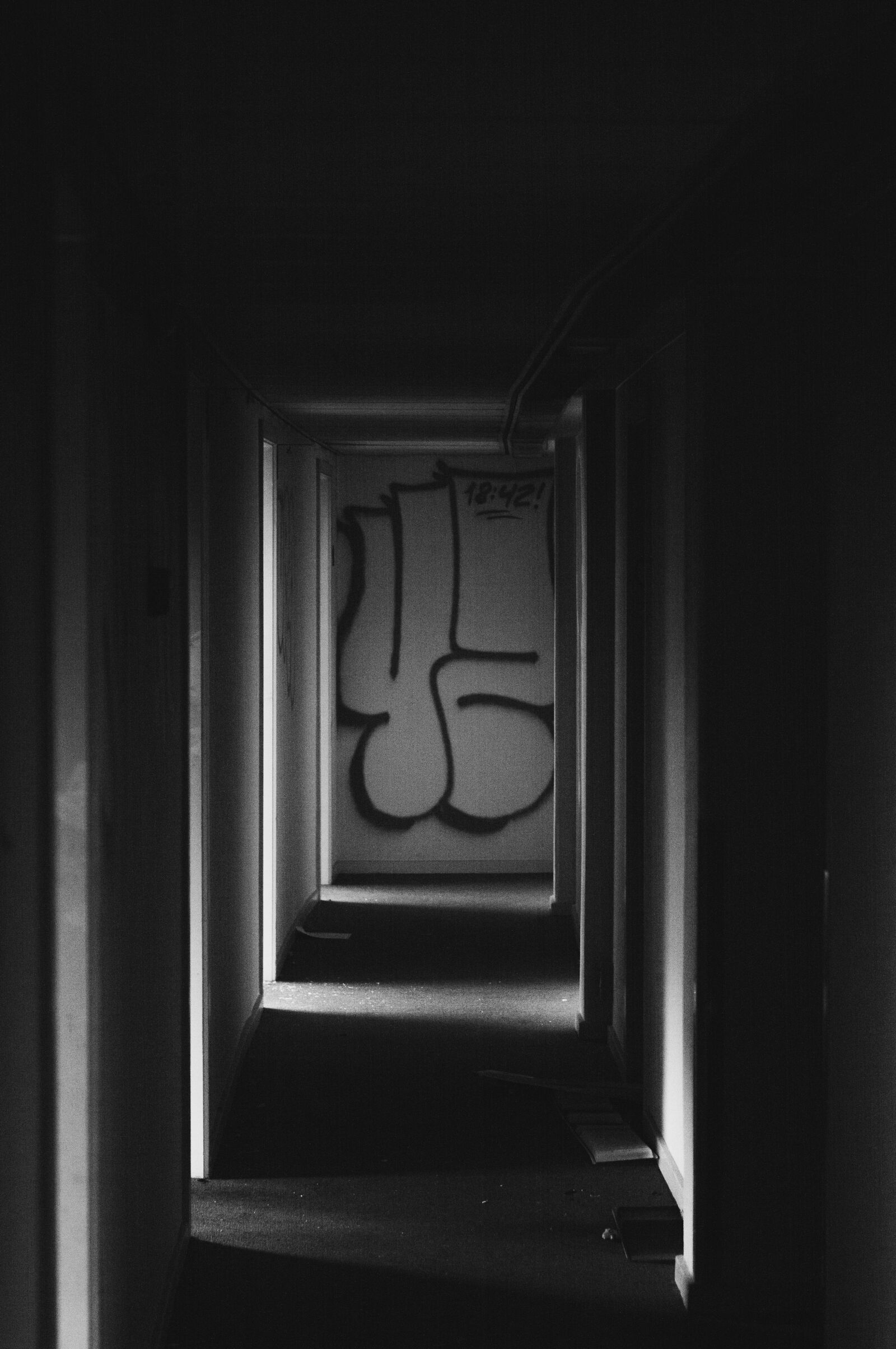 Nikon D3200 sample photo. Walk, graffiti, urbex photography