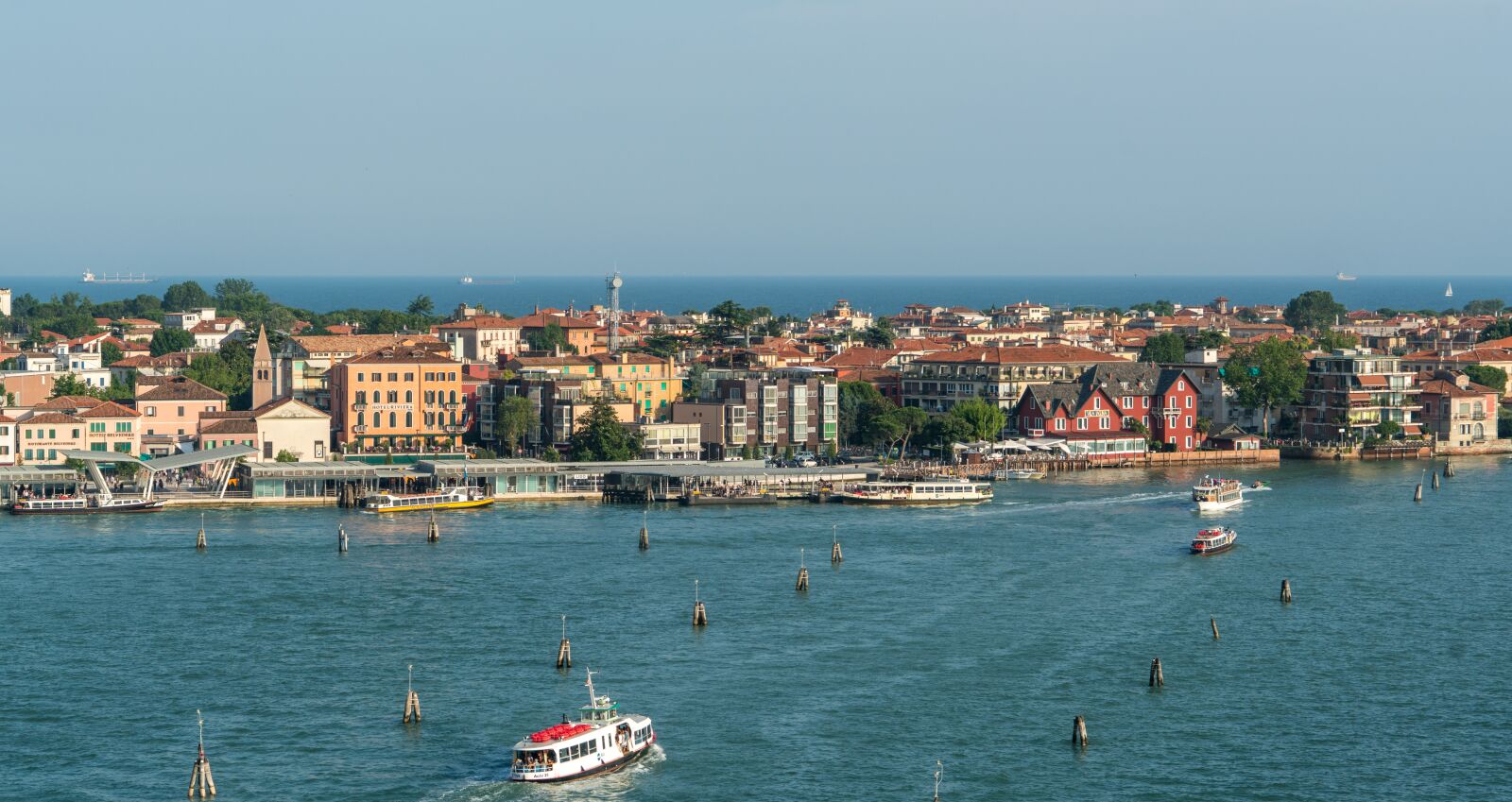 Sony a7R II + Sony FE 24-240mm F3.5-6.3 OSS sample photo. Venice, italy, canal photography