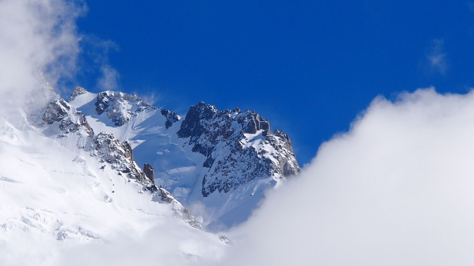 Olympus OM-D E-M5 + Olympus M.Zuiko Digital ED 40-150mm F4-5.6 R sample photo. Chamonix, france, landscape photography