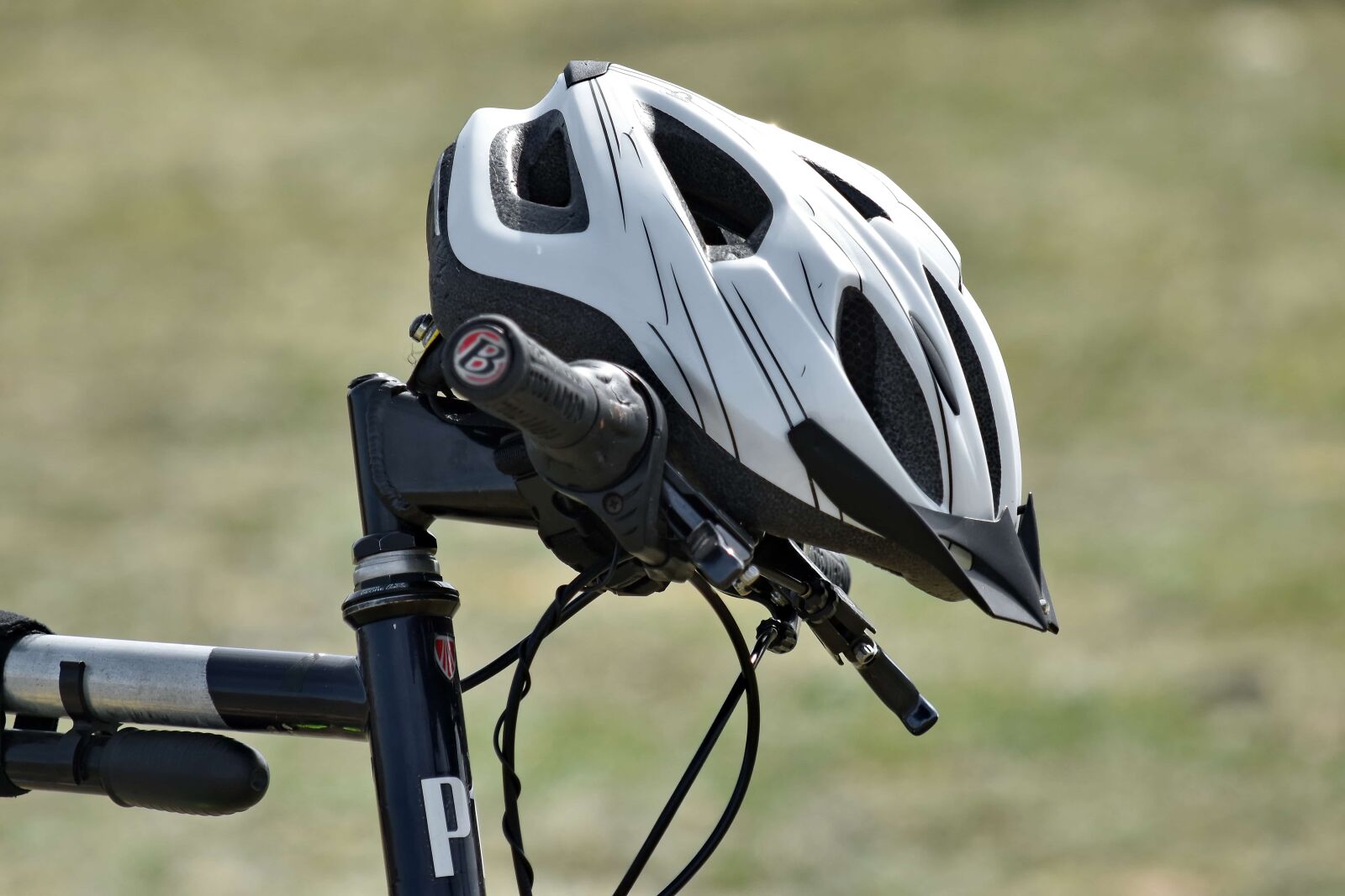 Nikon D5500 sample photo. Brake, equipment, helmet, mountain photography