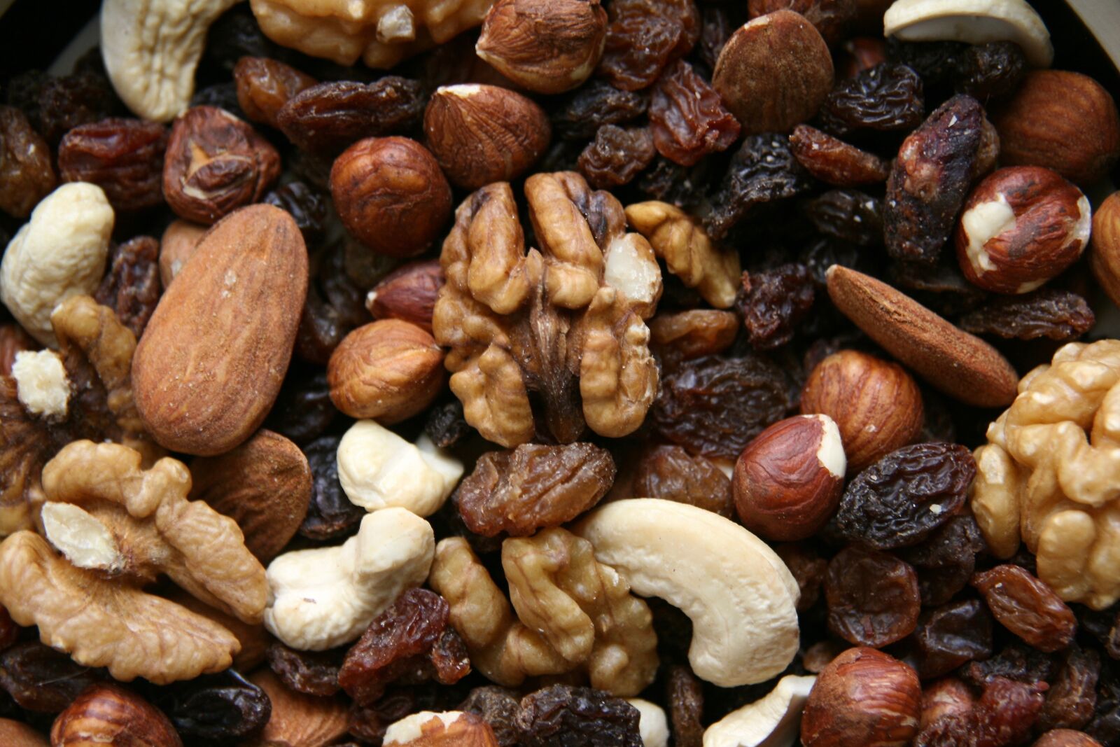 Canon EOS 400D (EOS Digital Rebel XTi / EOS Kiss Digital X) sample photo. Nuts, food, trail mix photography