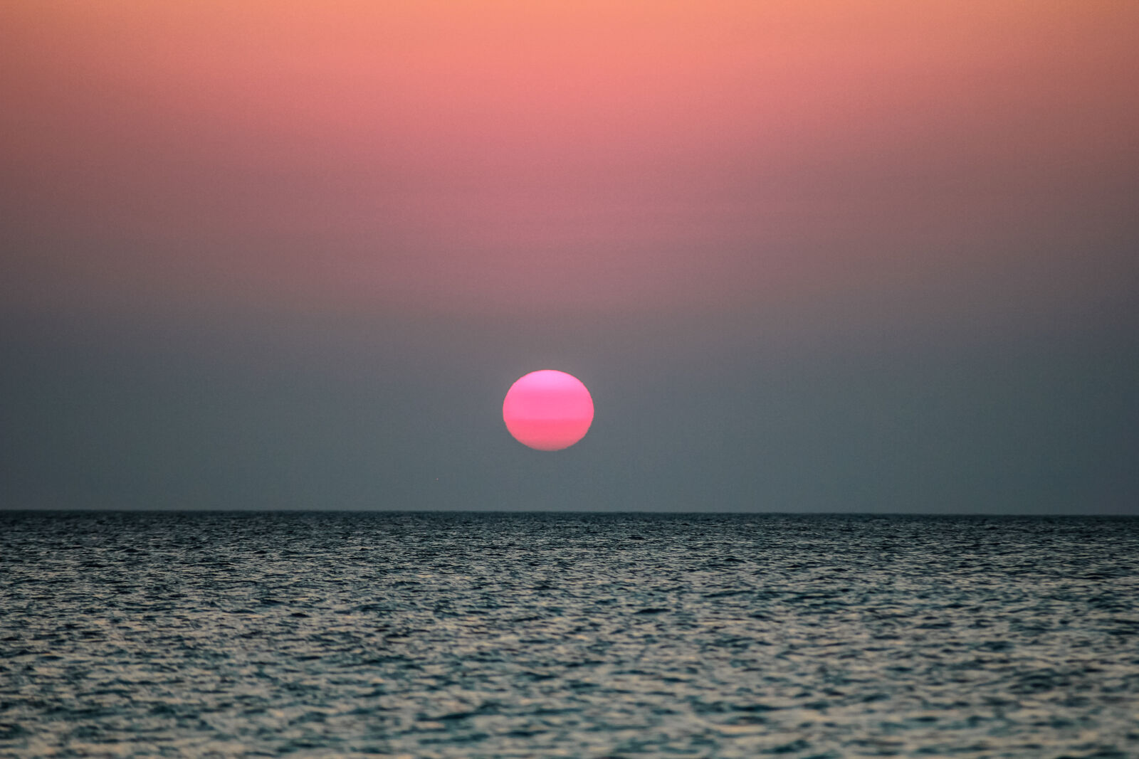 Canon EOS 550D (EOS Rebel T2i / EOS Kiss X4) sample photo. Sea, sunset, red, purple photography