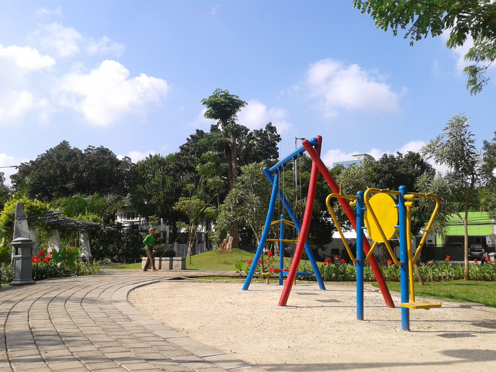 Samsung Galaxy Ace sample photo. City, park, playground photography