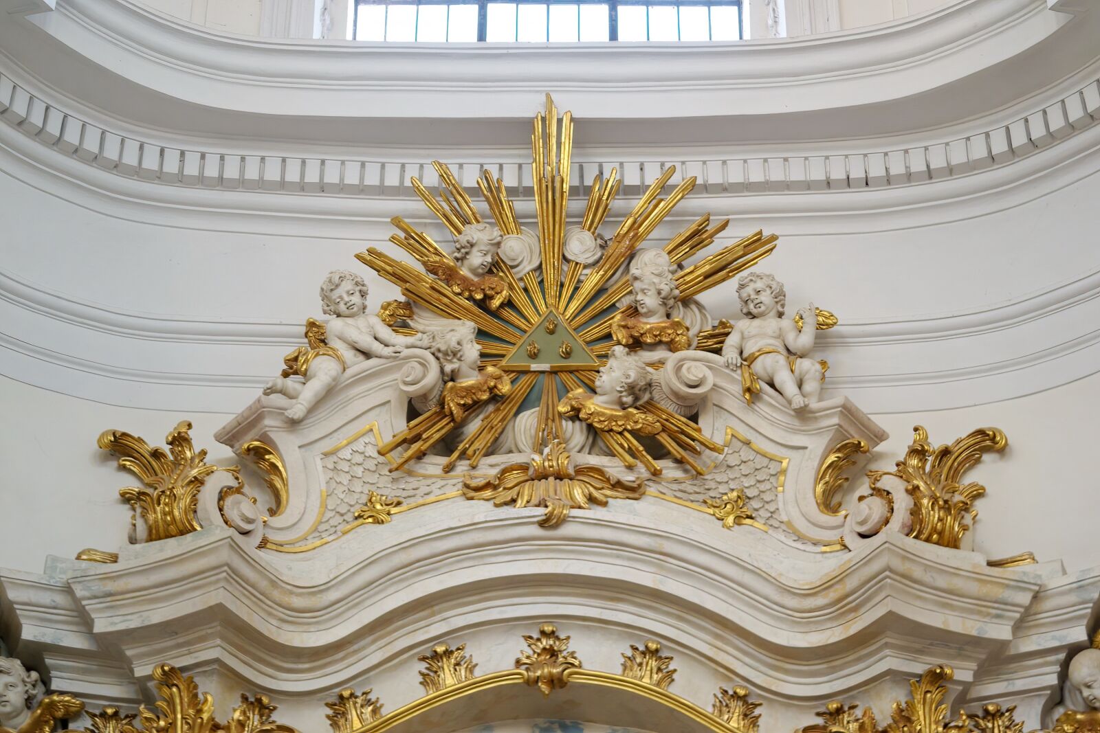 Nikon D3100 sample photo. Church, interior, sculptures photography