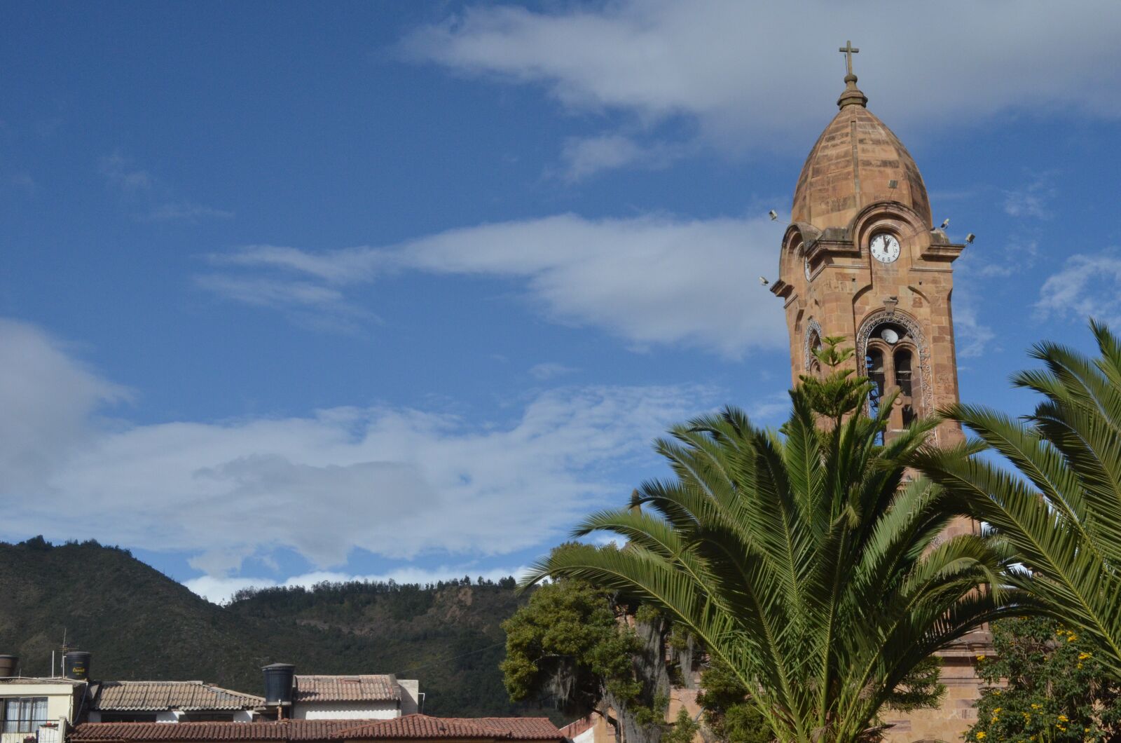 Nikon D5100 sample photo. Clock, cathedral, bell tower photography