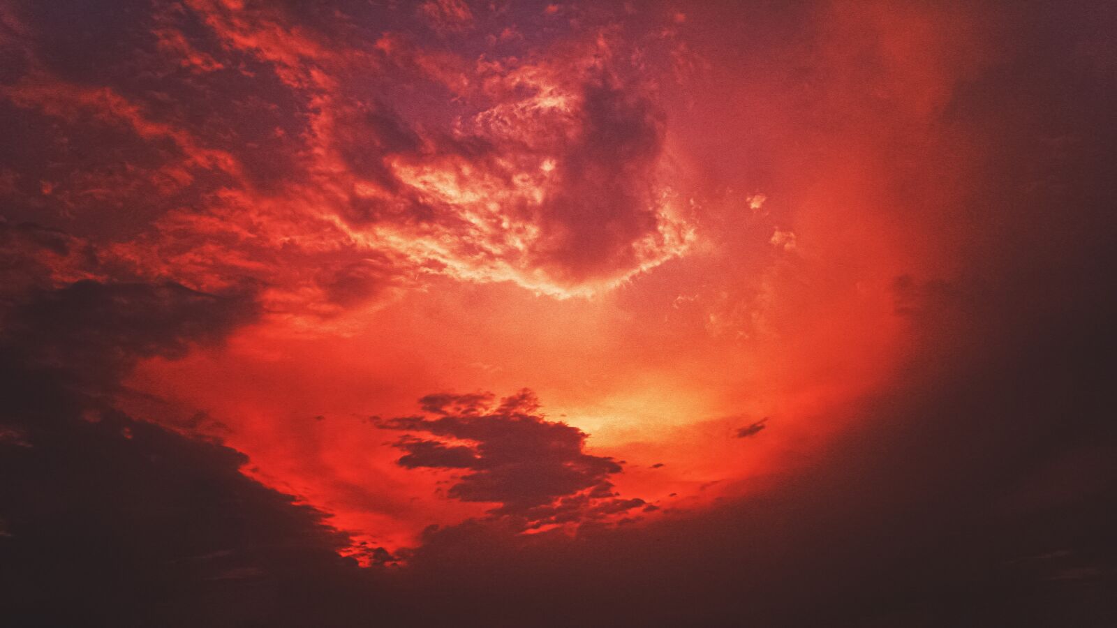 Nikon D7200 sample photo. Red sky, cloud, manipulation photography