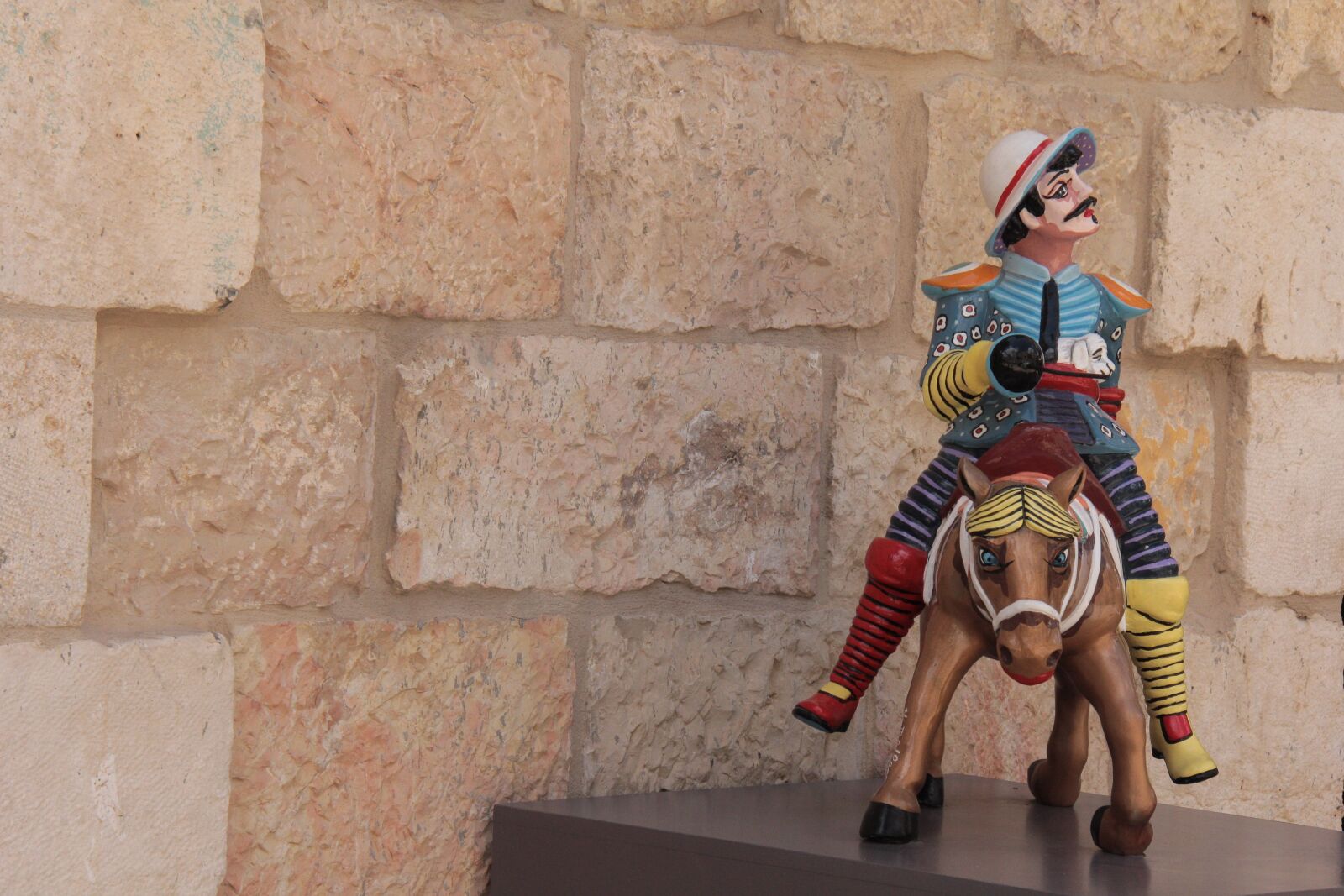 Canon EOS 60D sample photo. Brick, wall, people photography