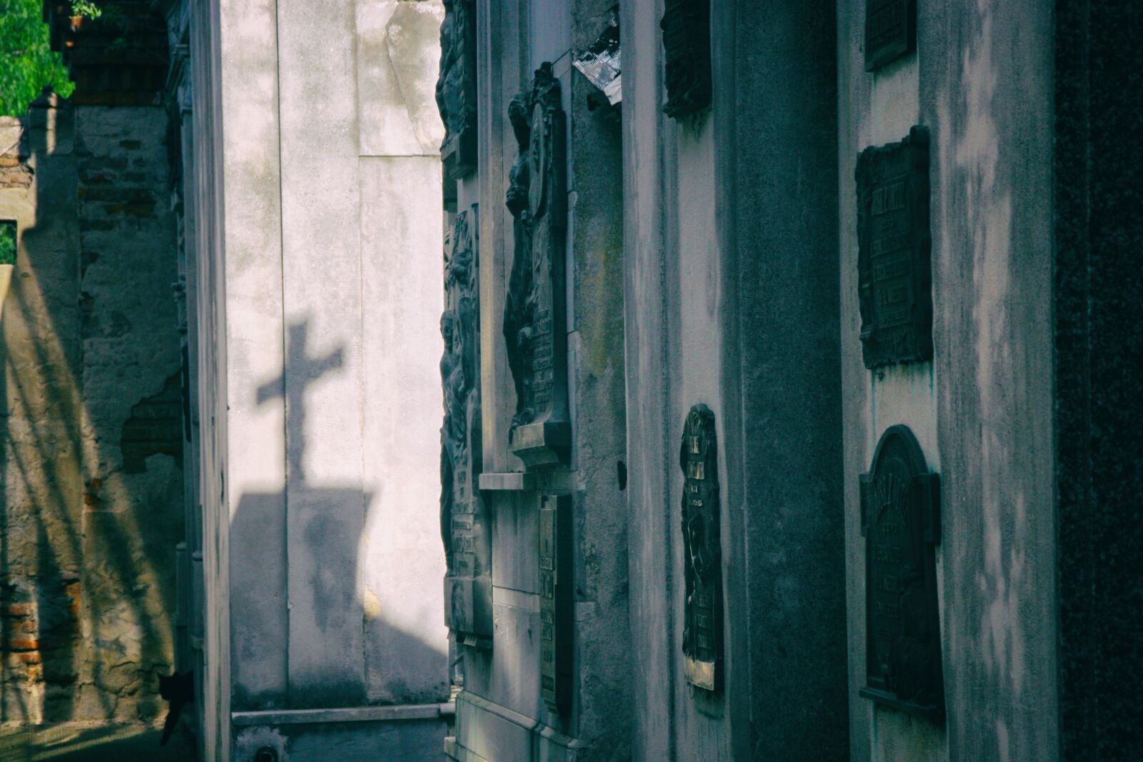 Canon EOS 20D sample photo. Buenos aires, recoleta, cemetery photography