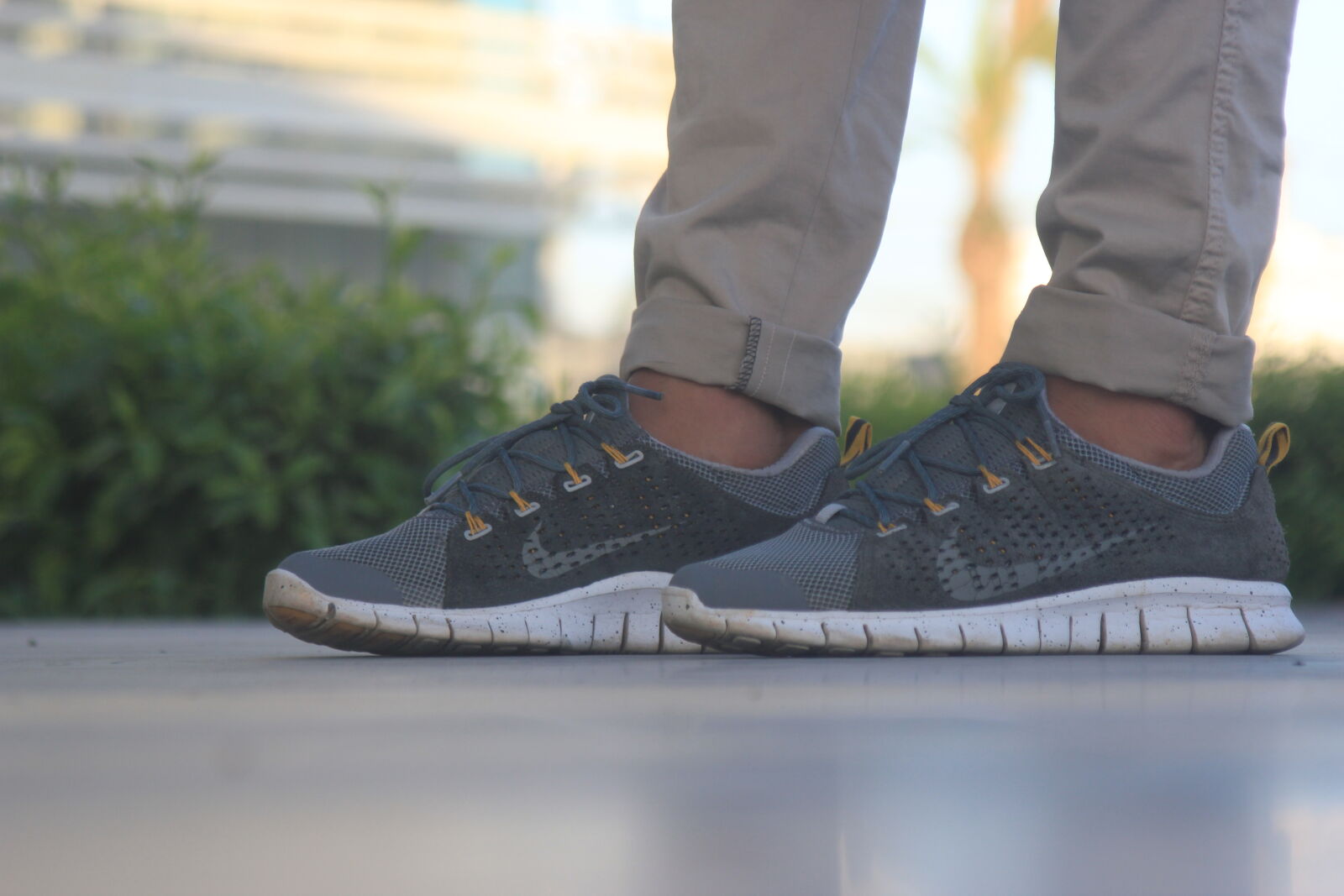 Canon EOS 550D (EOS Rebel T2i / EOS Kiss X4) sample photo. Grey, nike, shoes photography