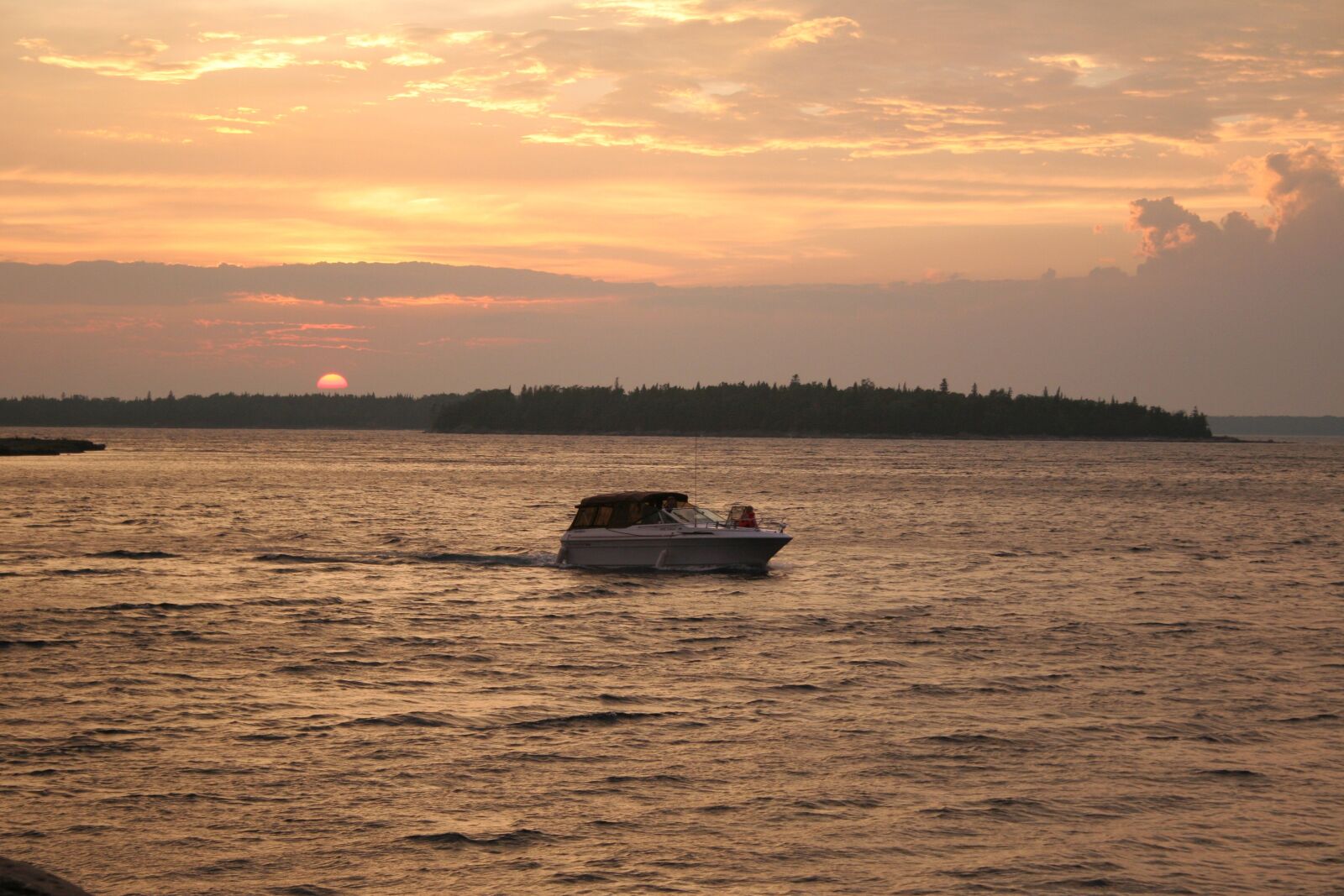 Canon EOS 20D sample photo. Boat, sunset, river photography