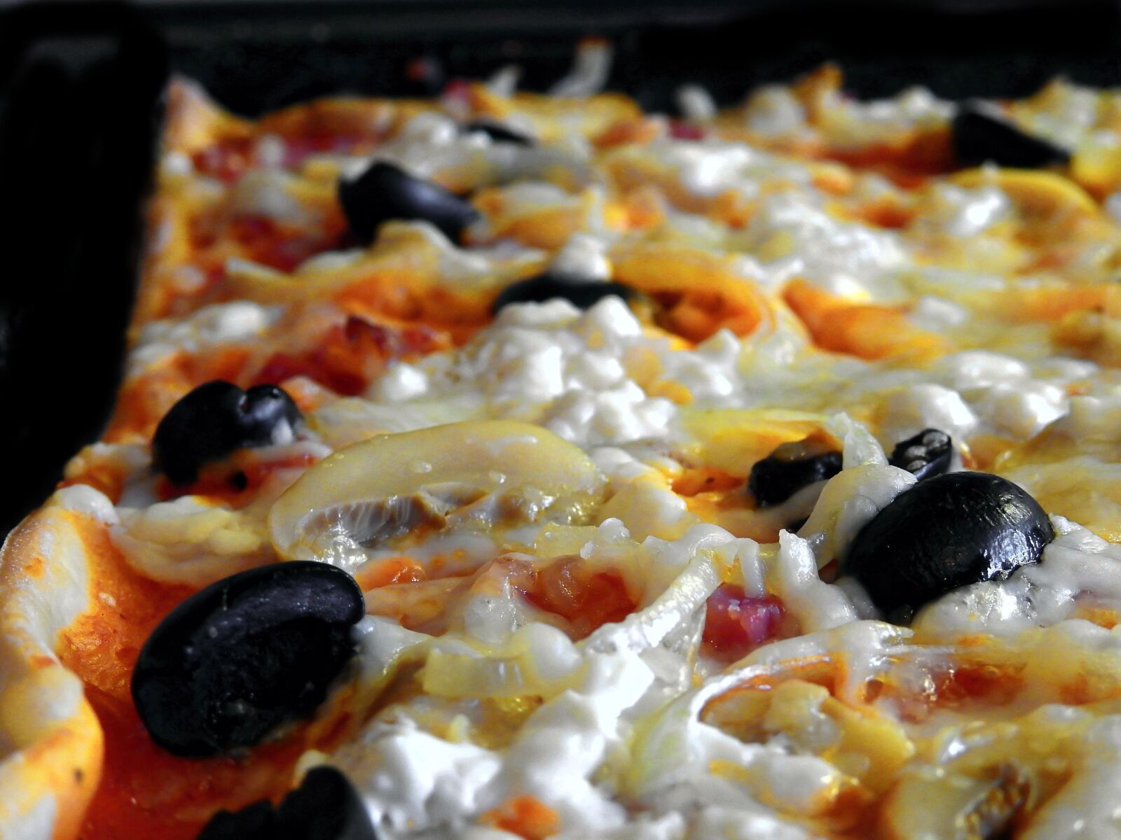 Nikon Coolpix P900 sample photo. Pizza, eat, food photography