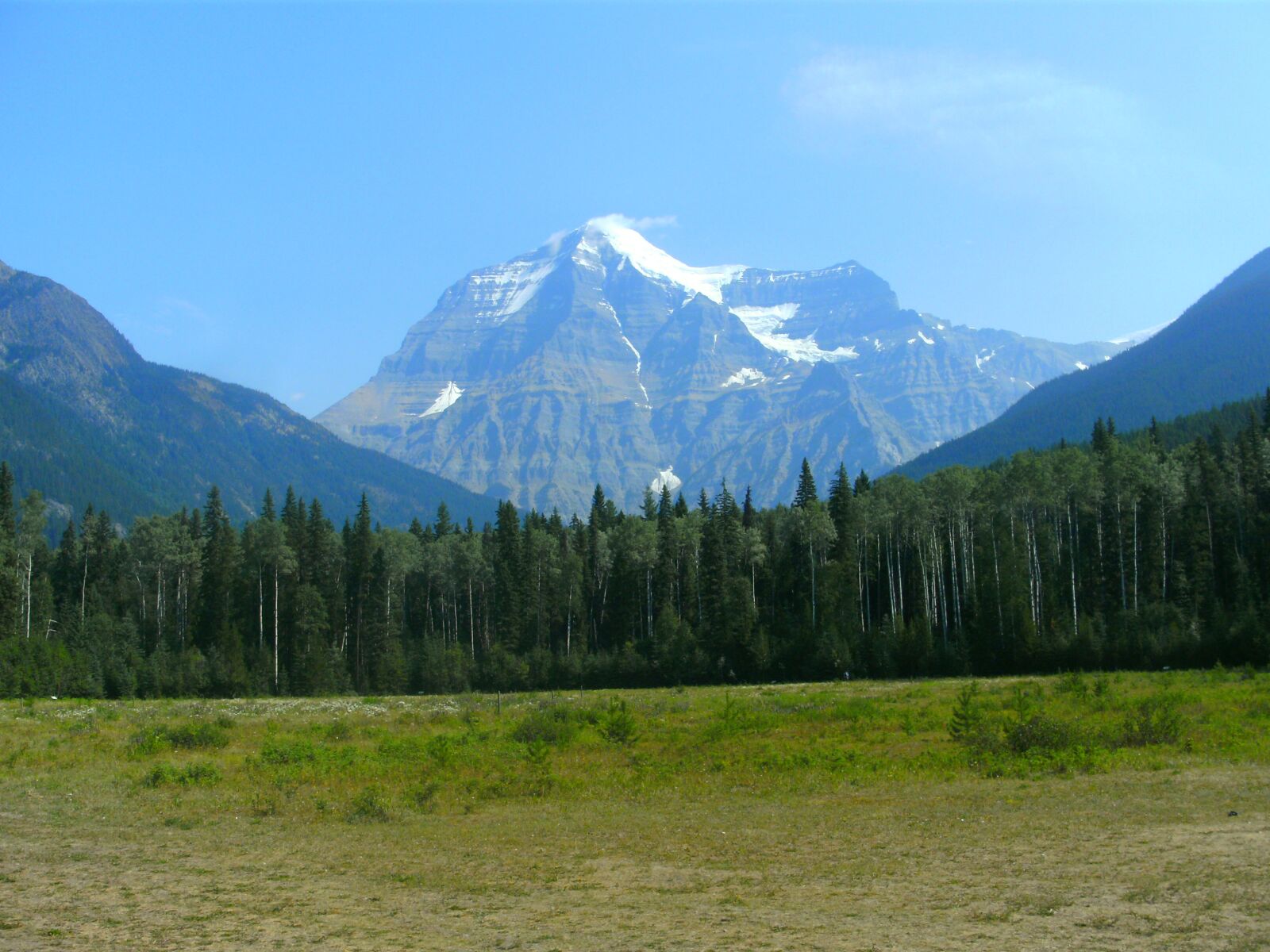 TRAVELER DC 8500 sample photo. Mount robson, canada, rocky photography