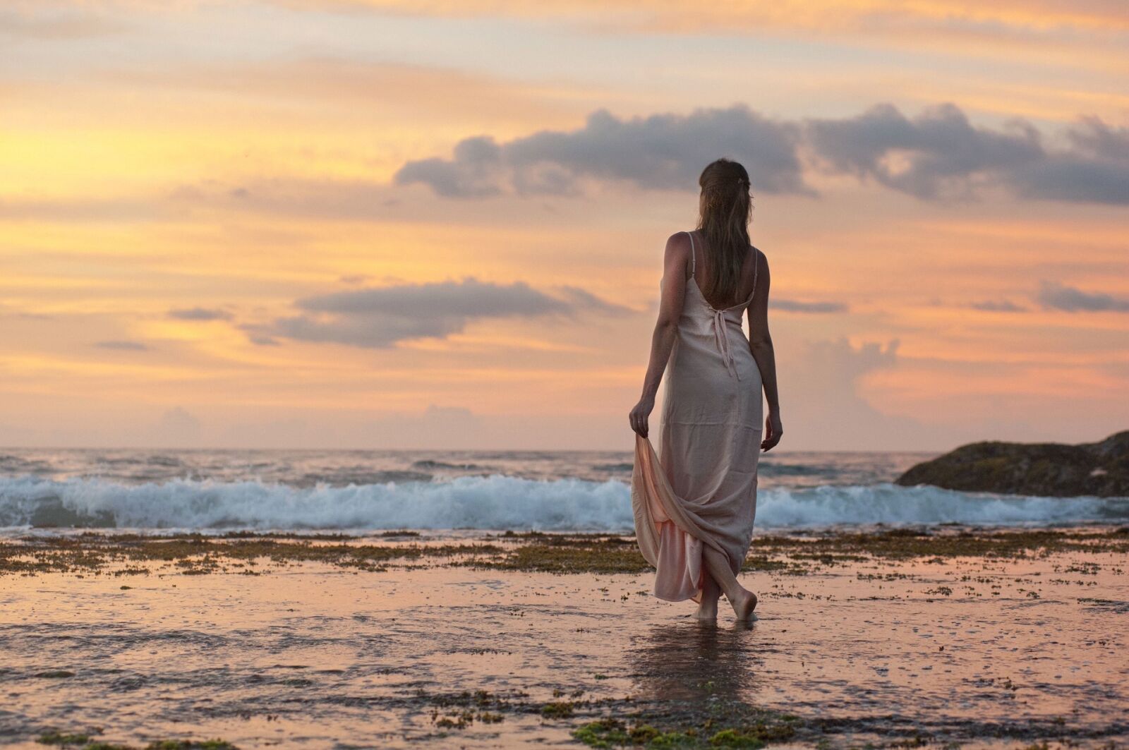 Nikon D700 sample photo. Sunset, beach, woman photography