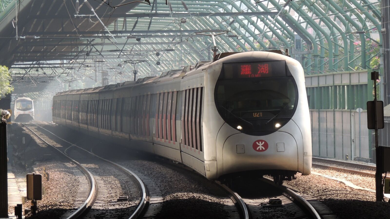 Nikon Coolpix P510 sample photo. Hong kong, mtr, train photography