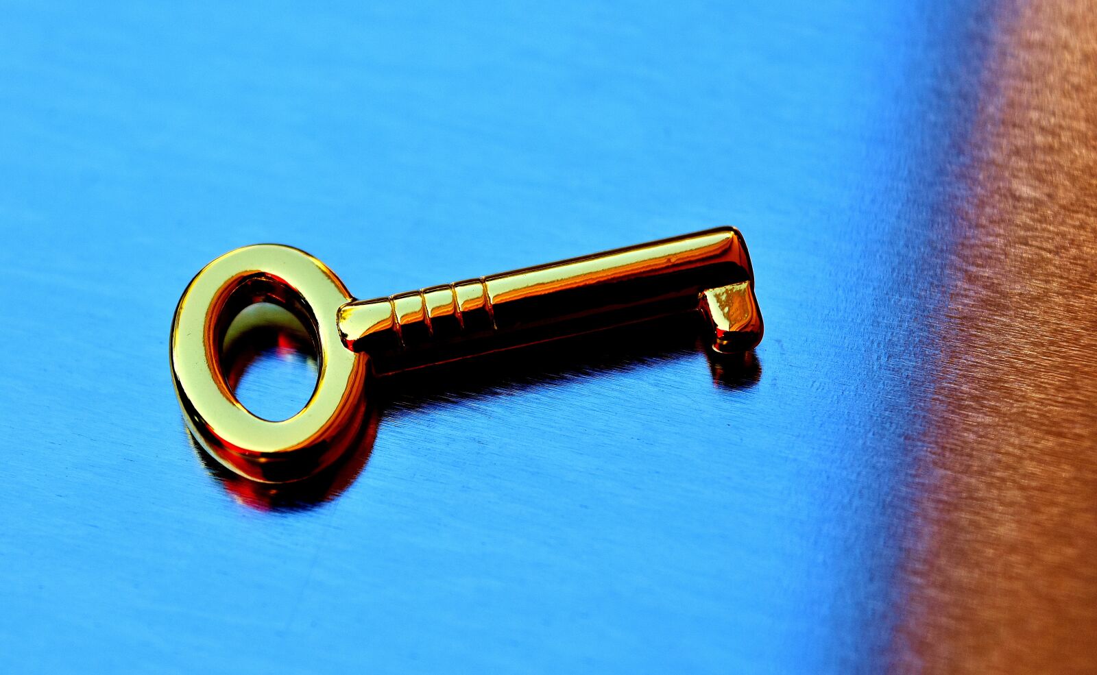 Nikon D7200 sample photo. Key, gold, golden key photography