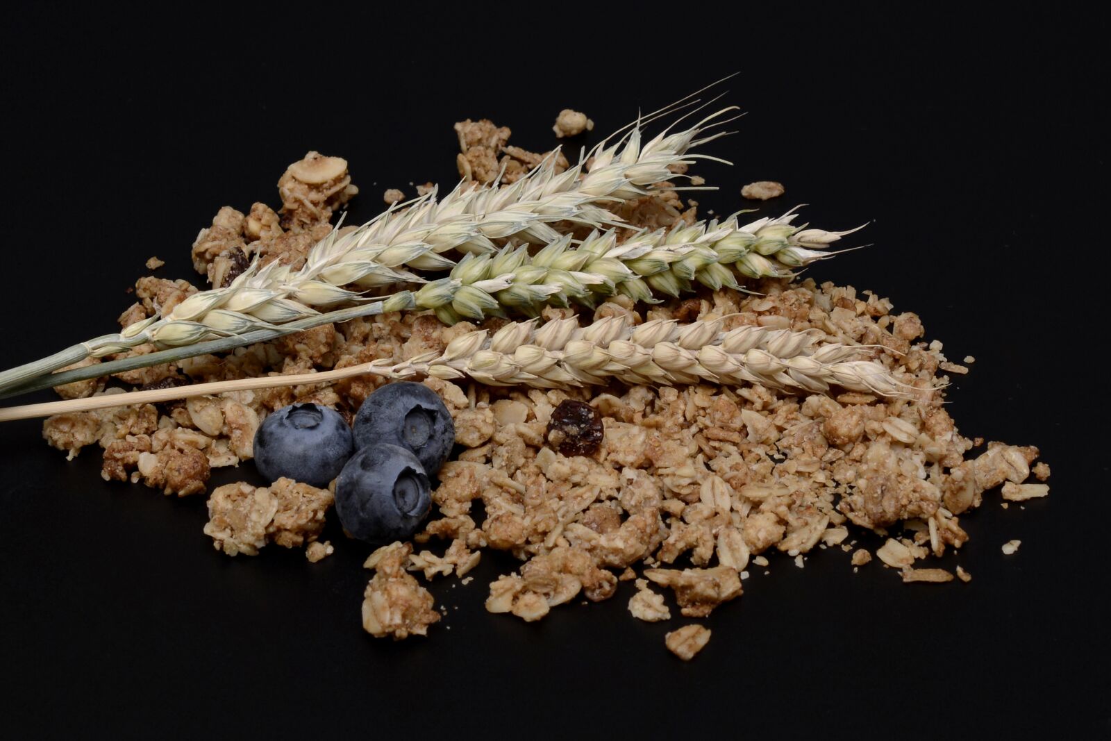 Nikon D7100 sample photo. Muesli, granola, blueberries photography