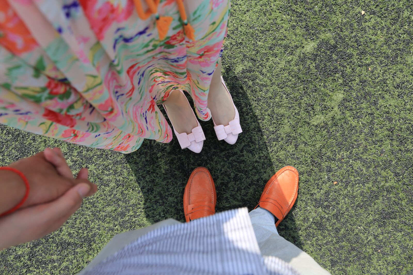 Canon EOS 6D + Canon EF 24-105mm F4L IS USM sample photo. Foot, the self-timer, couples photography
