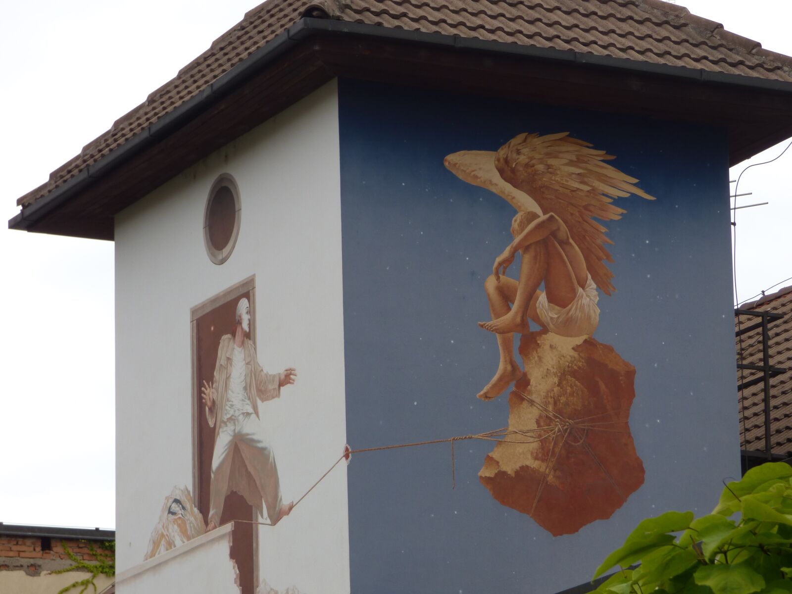 Panasonic DMC-FZ72 sample photo. Mural, building, painting photography
