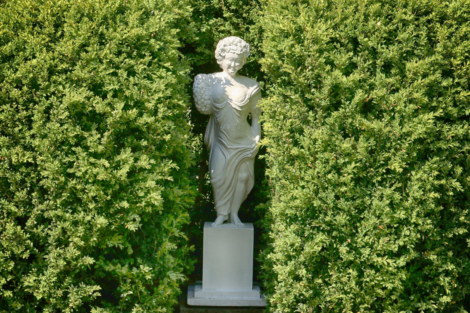 Canon EOS 7D Mark II sample photo. Sculpture, nature, statue photography