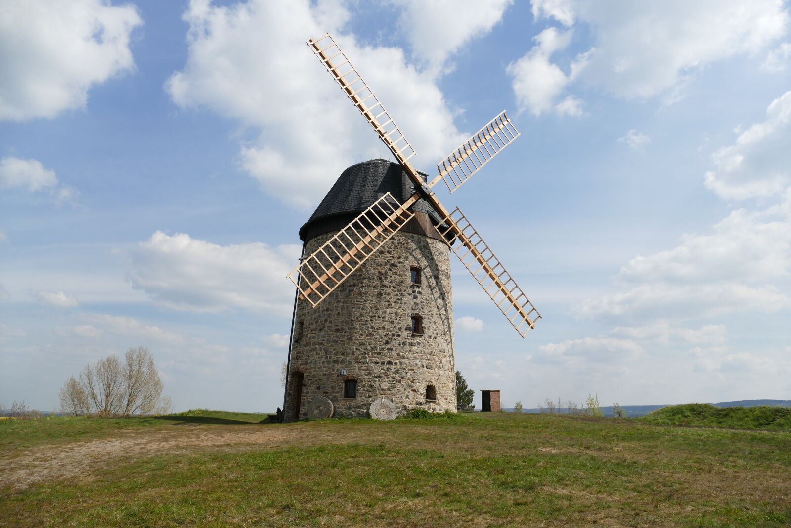 Panasonic Lumix DMC-FZ1000 sample photo. Windmill, stone, flour photography