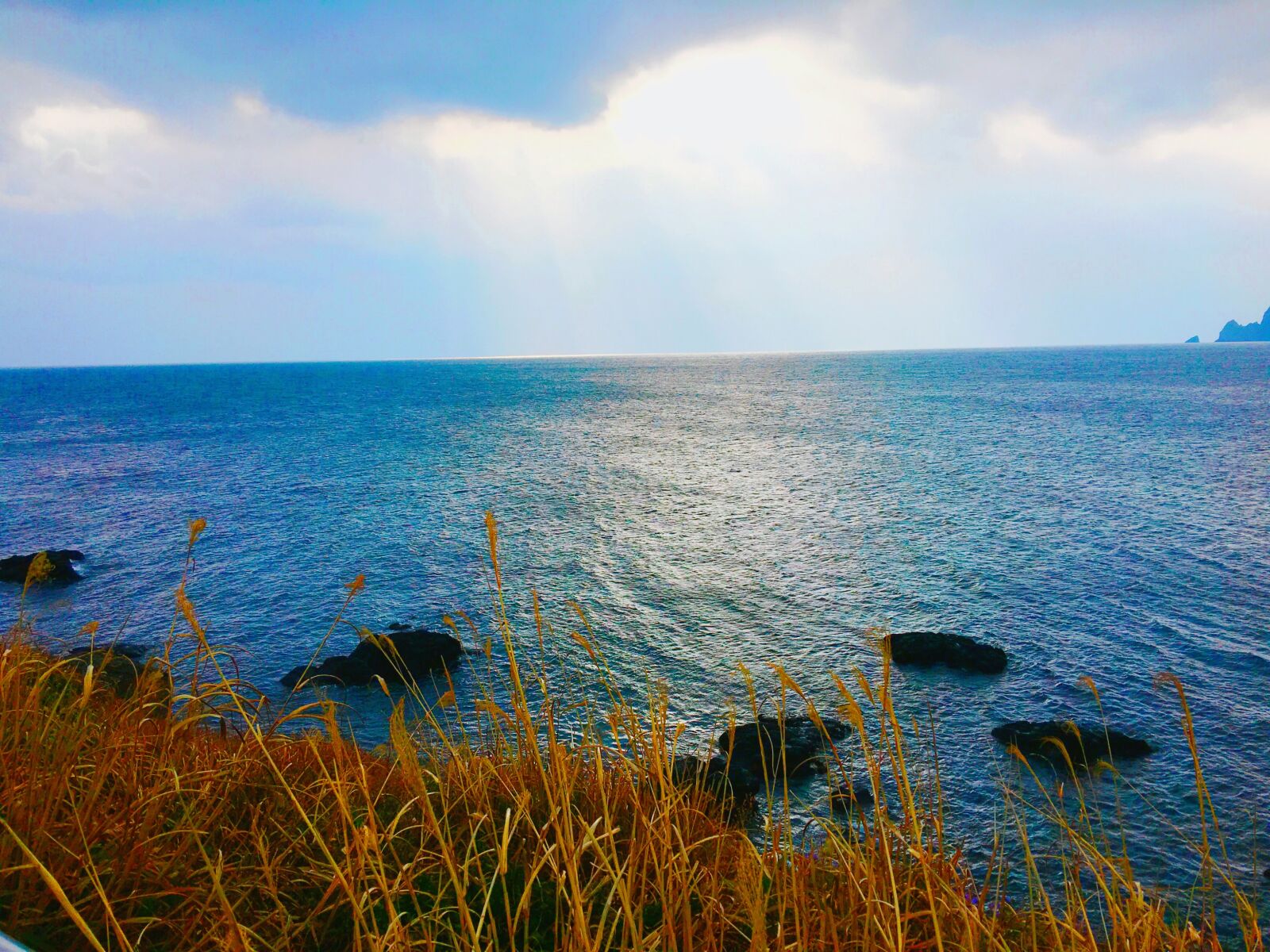 Apple iPhone 6s Plus sample photo. Sea, korea photography