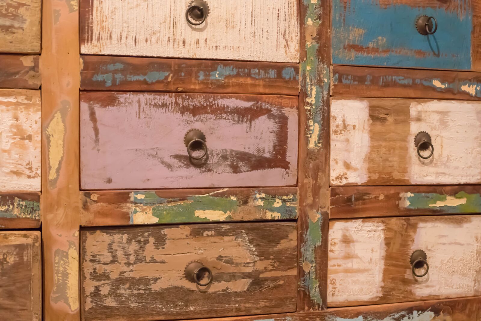 Canon EOS 6D Mark II sample photo. Closet, antique, chest of photography