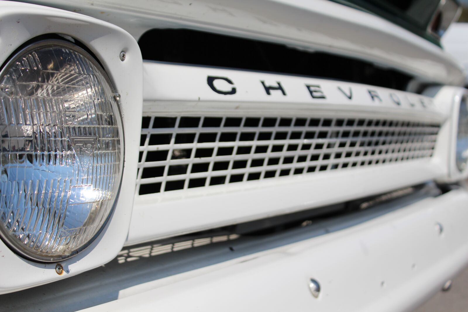 Canon EOS 650D (EOS Rebel T4i / EOS Kiss X6i) sample photo. Chevy, chevrolet, vintage photography
