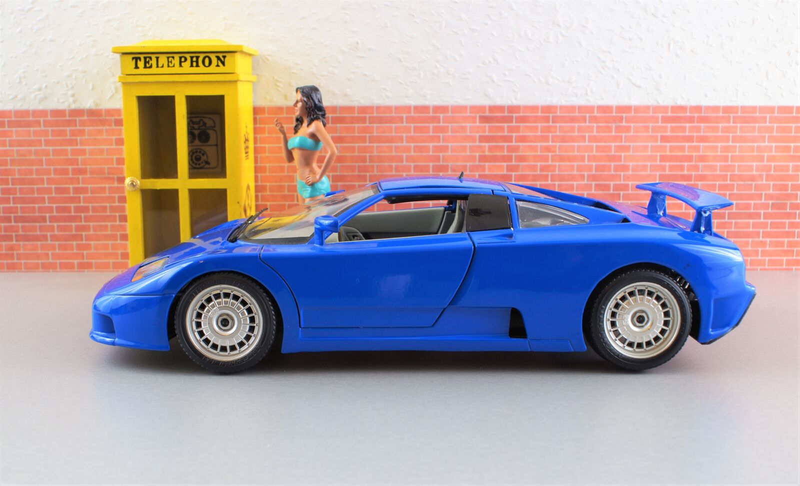 Sony DT 18-70mm F3.5-5.6 sample photo. Model car, bugatti, model photography