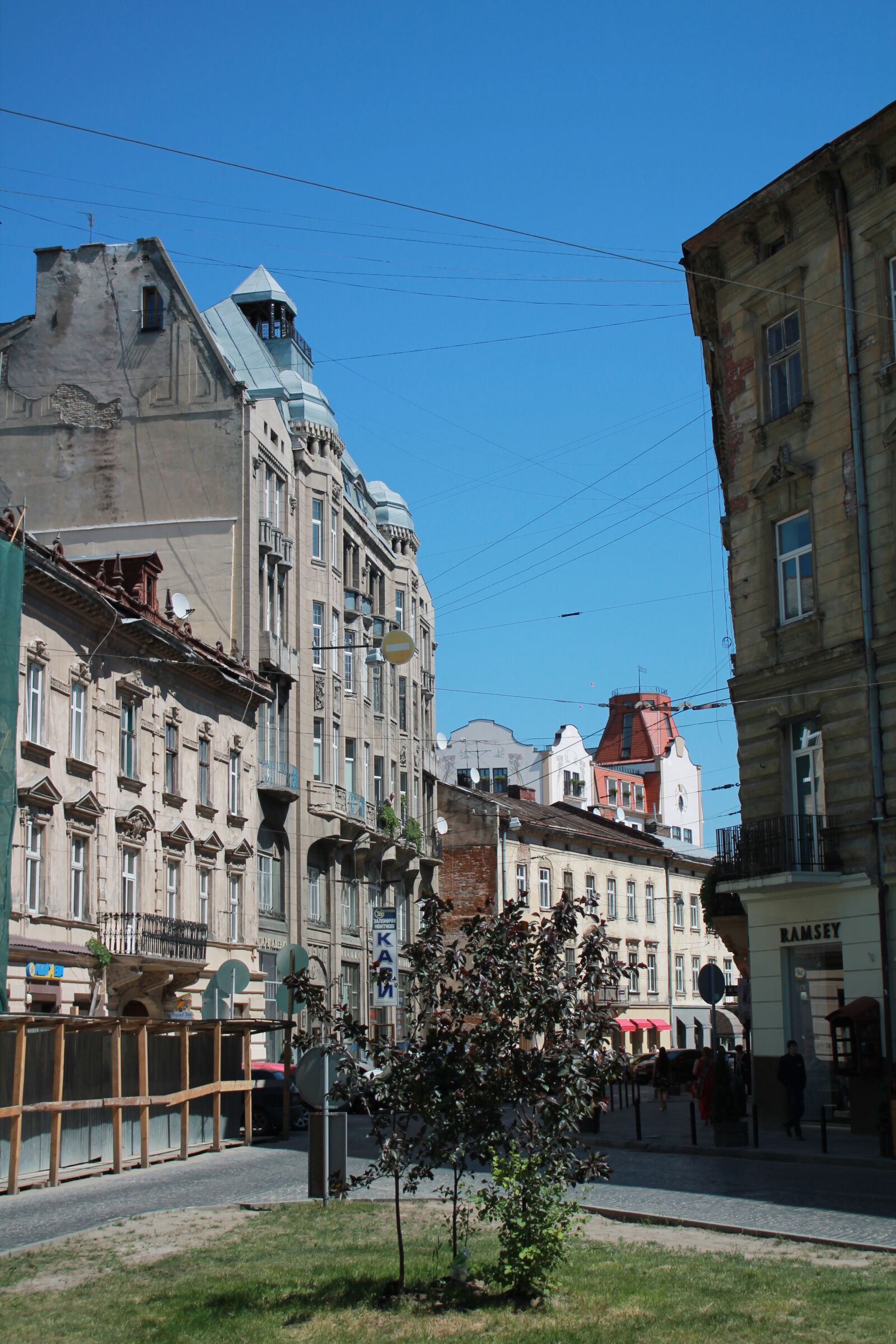 Canon EOS 1100D (EOS Rebel T3 / EOS Kiss X50) sample photo. Ukraine, lviv, city centre photography