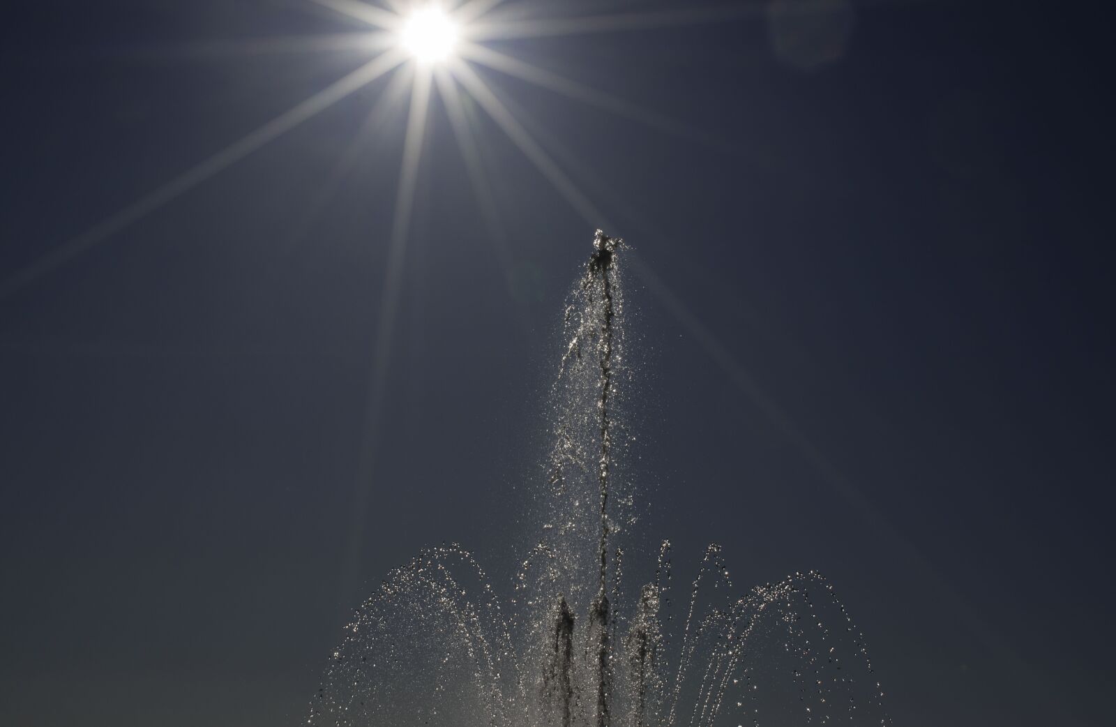 Nikon D5600 sample photo. Fountain, squirt, water photography
