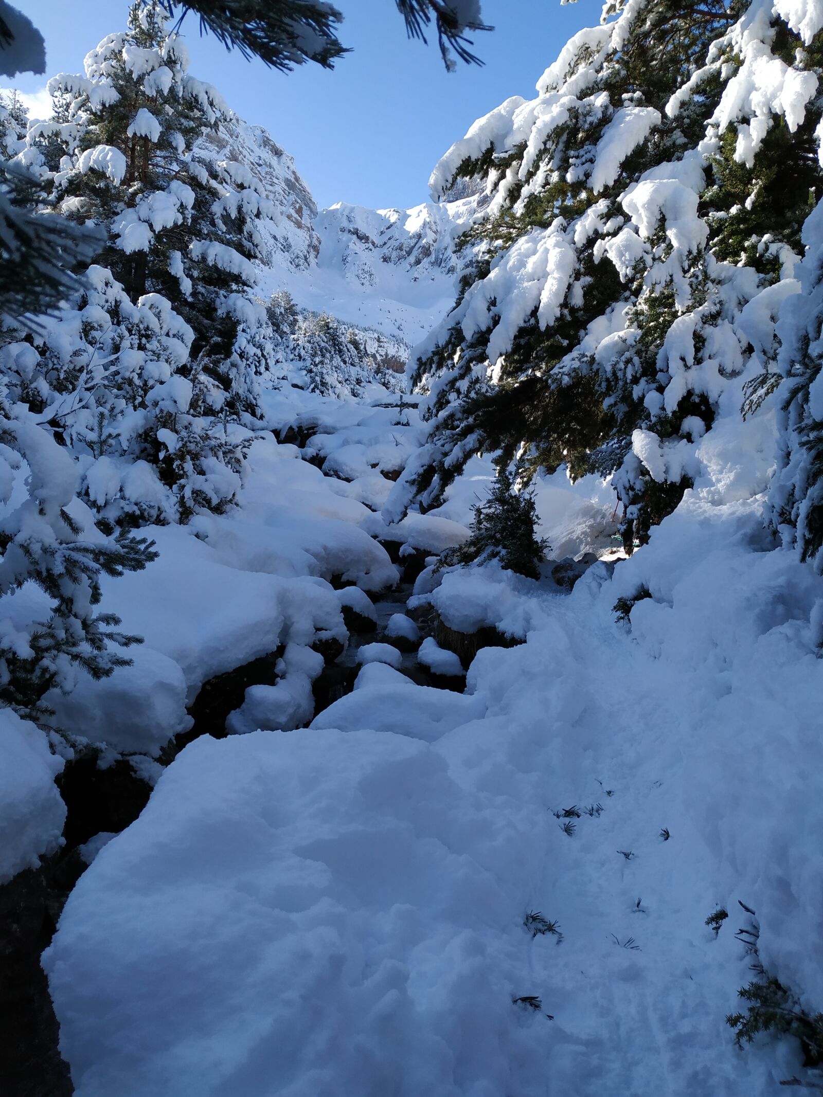 Xiaomi Mi A2 sample photo. Aragonese pyrenees, snow, pyrenees photography