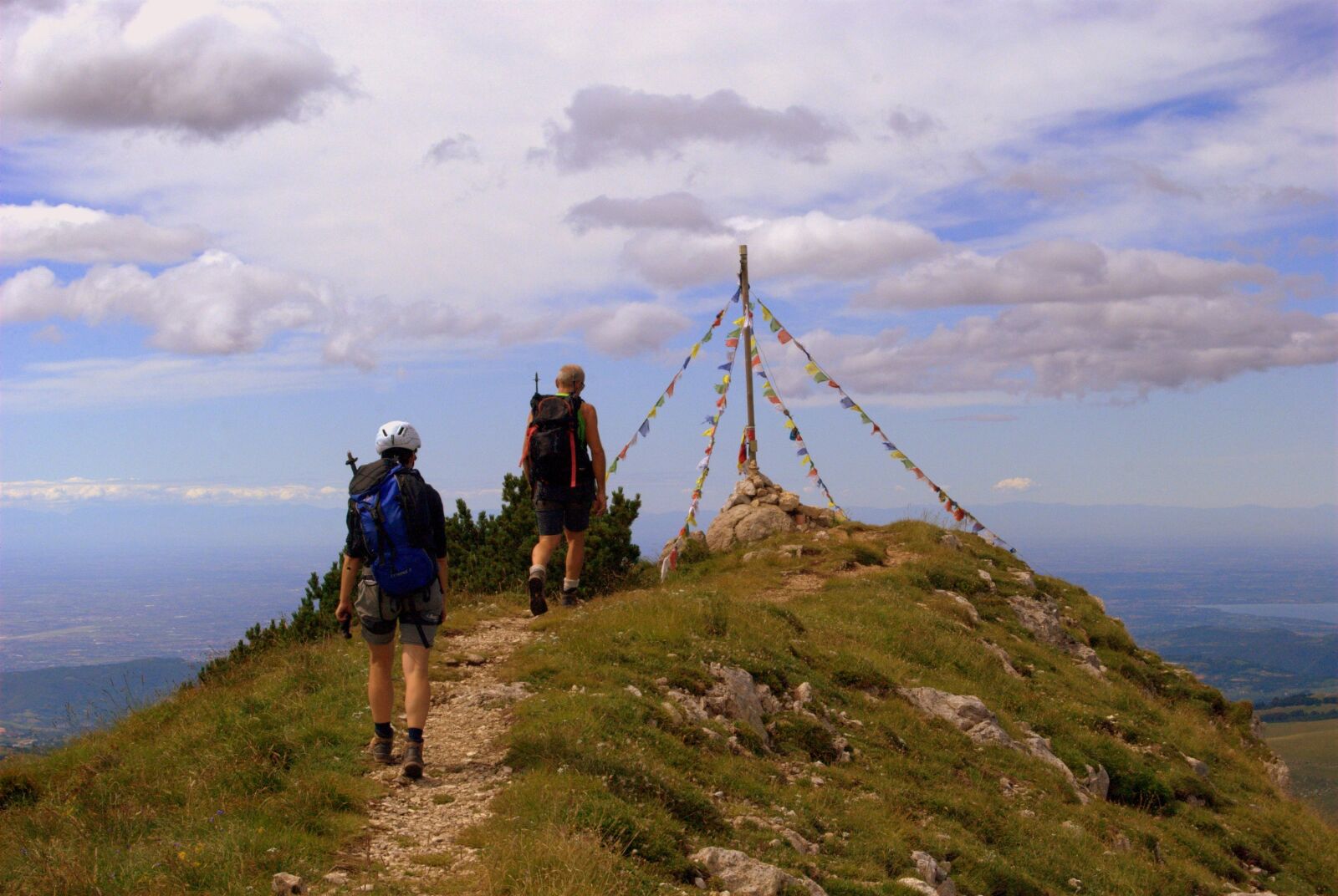 Nikon D60 sample photo. Hiking, walk, trail photography