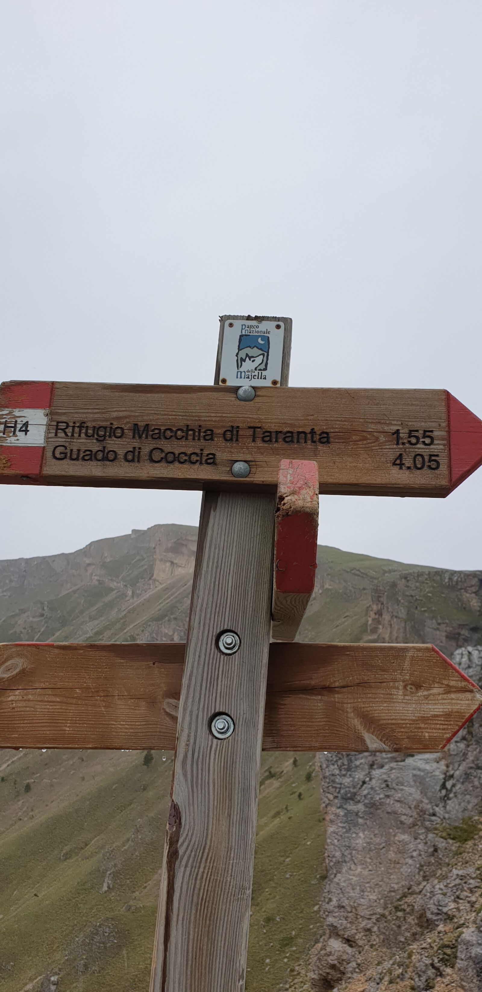 Samsung Galaxy S9+ sample photo. Montagna, segnali, pioggia photography