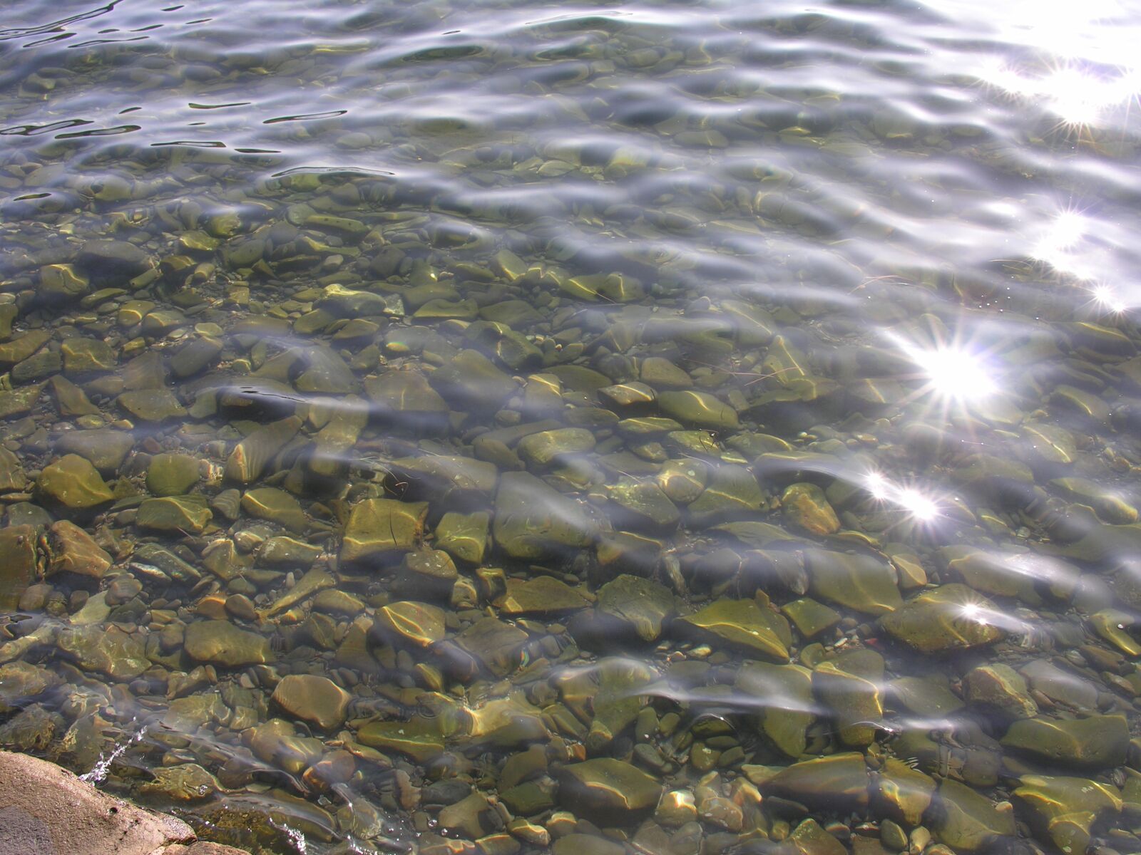Nikon E8800 sample photo. Water, sea, stones photography