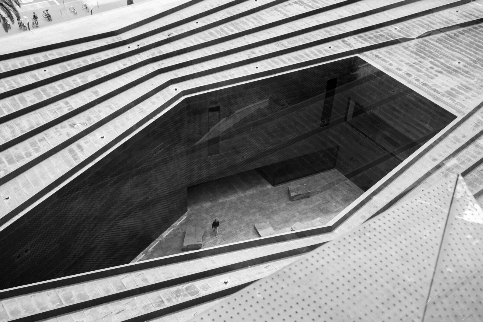 Canon EF 24-105mm F4L IS USM sample photo. Architecture, roof, steel photography