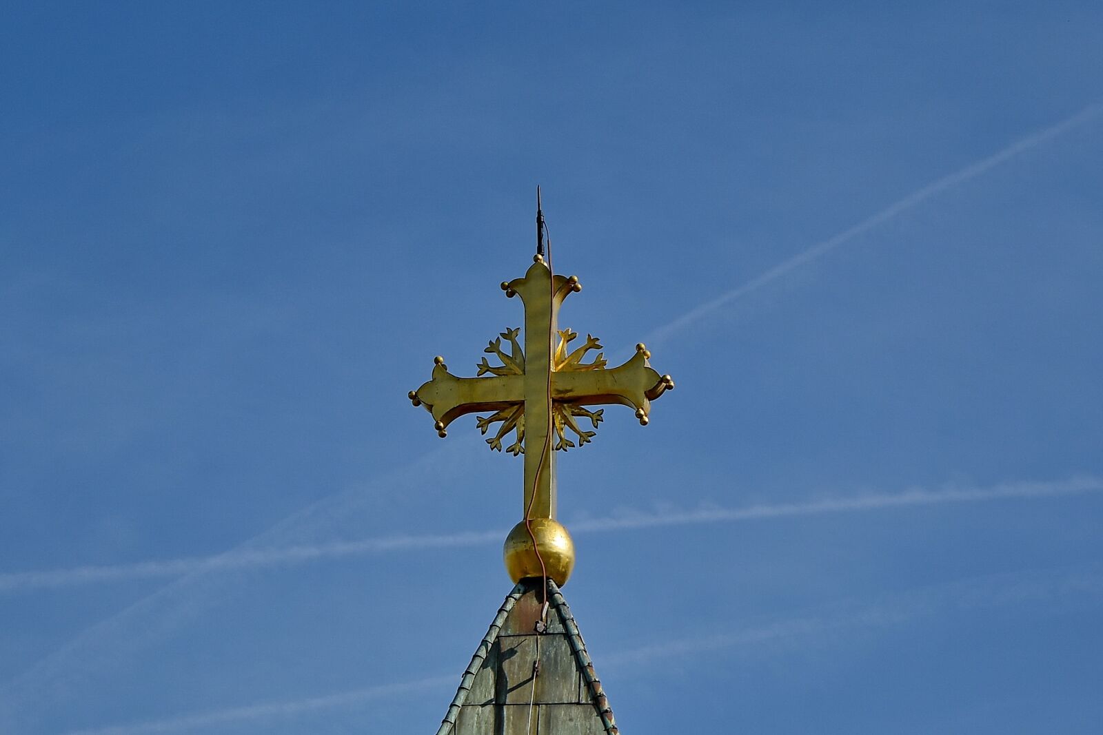 Nikon D5500 sample photo. Byzantine, cross, decorative, gold photography