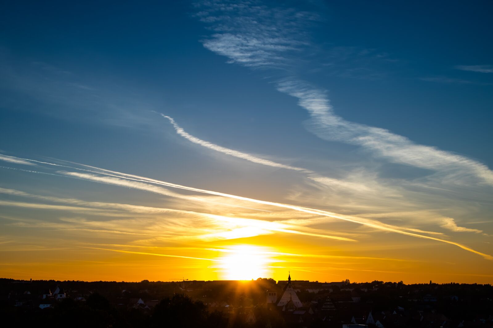 Canon EOS 750D (EOS Rebel T6i / EOS Kiss X8i) sample photo. Sunset, city, dusk photography
