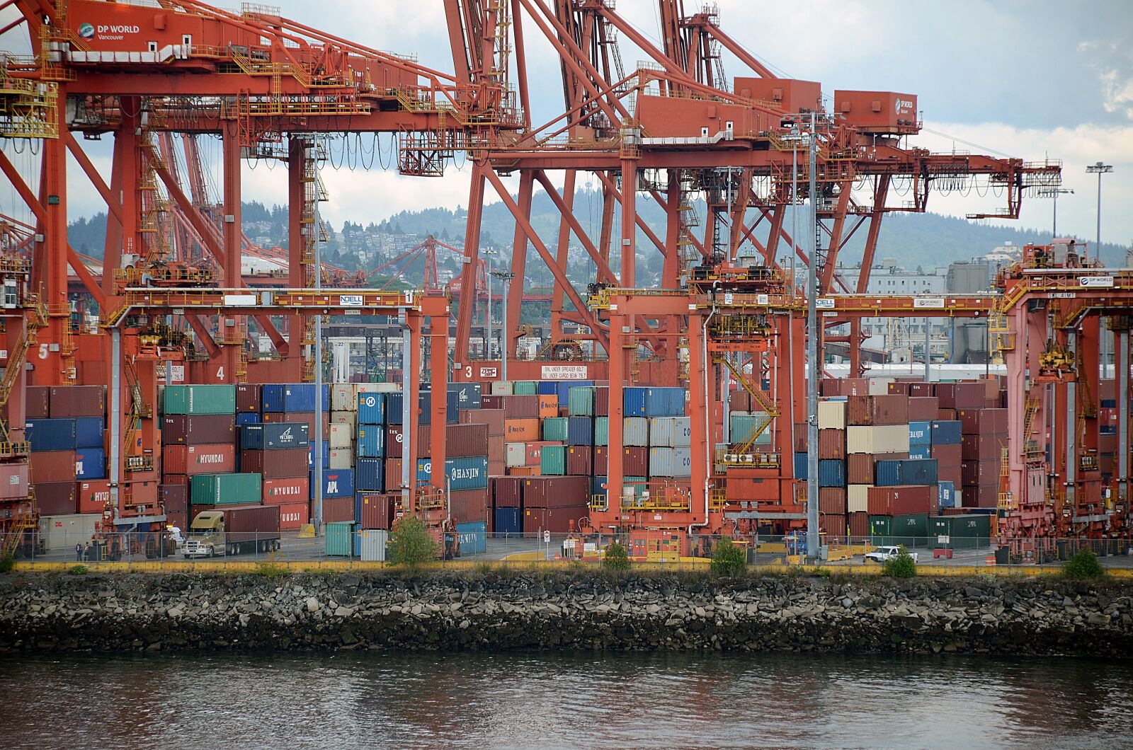 Nikon D7000 sample photo. Shipping, industrial, metal photography