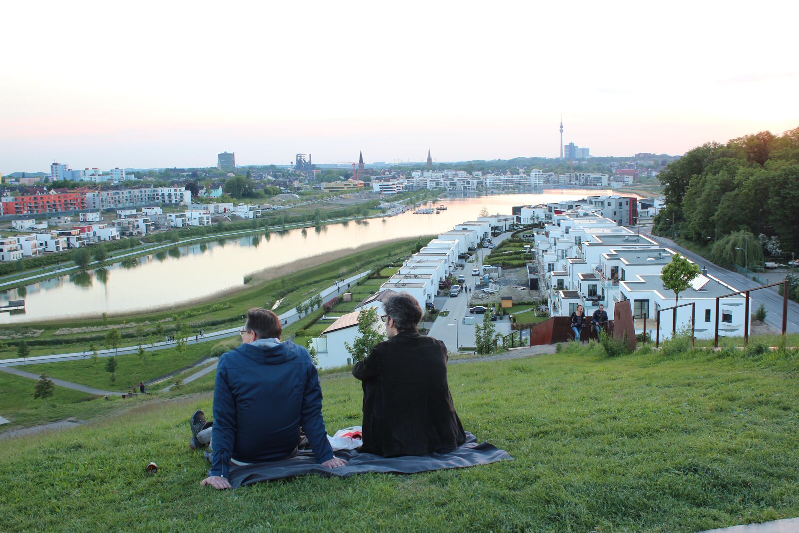 Canon EOS 600D (Rebel EOS T3i / EOS Kiss X5) sample photo. Dortmund, phoenix lake, mood photography