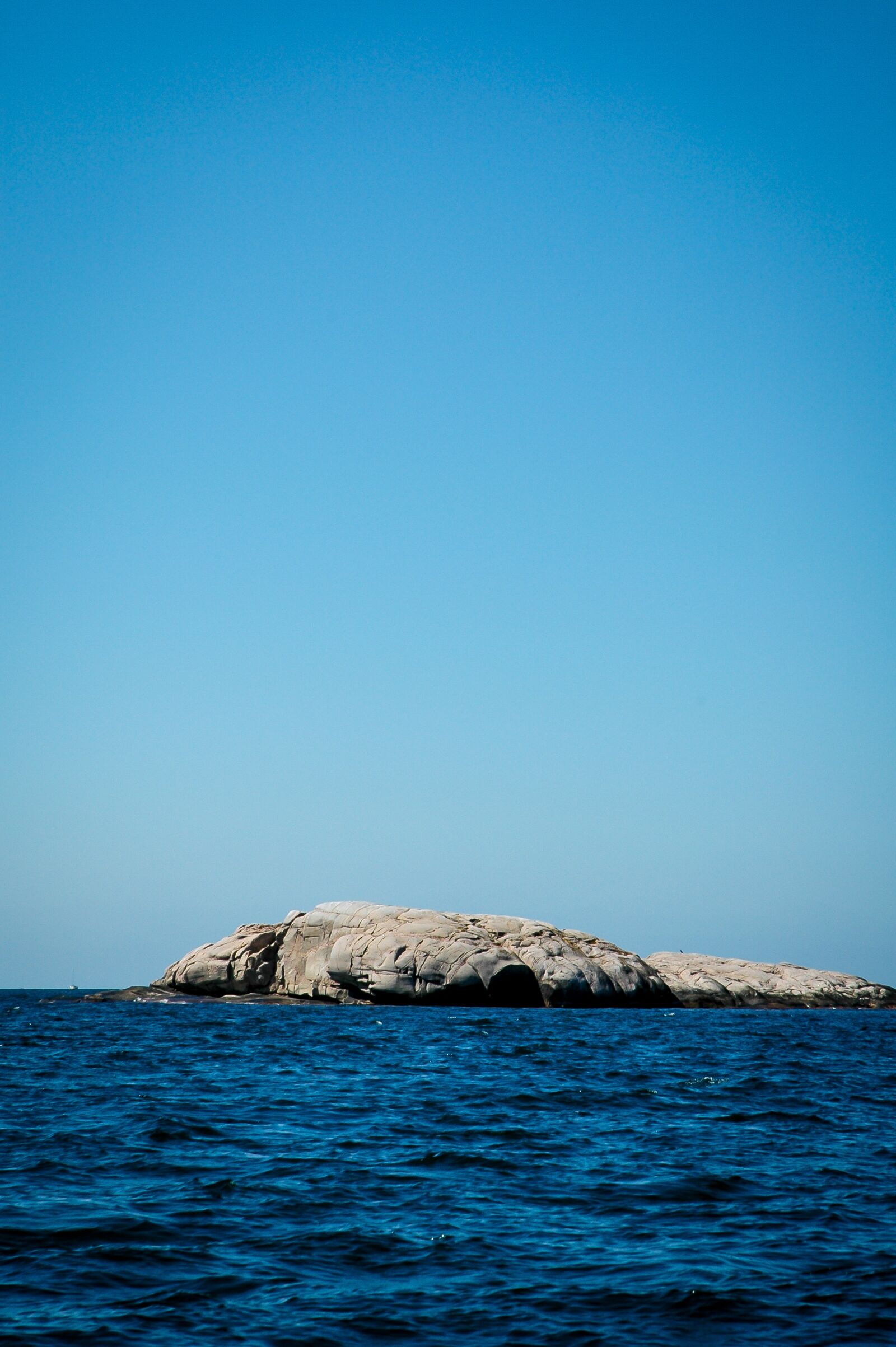 Nikon D70 sample photo. Rock, sea, ocean photography