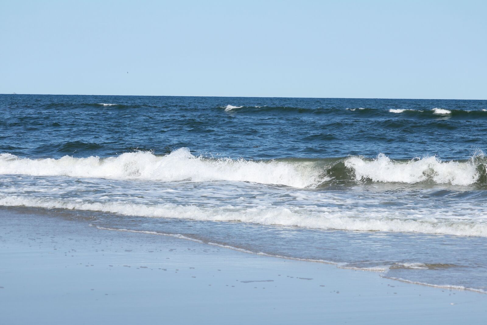 Canon EOS 760D (EOS Rebel T6s / EOS 8000D) sample photo. Waves, beach, ocean photography