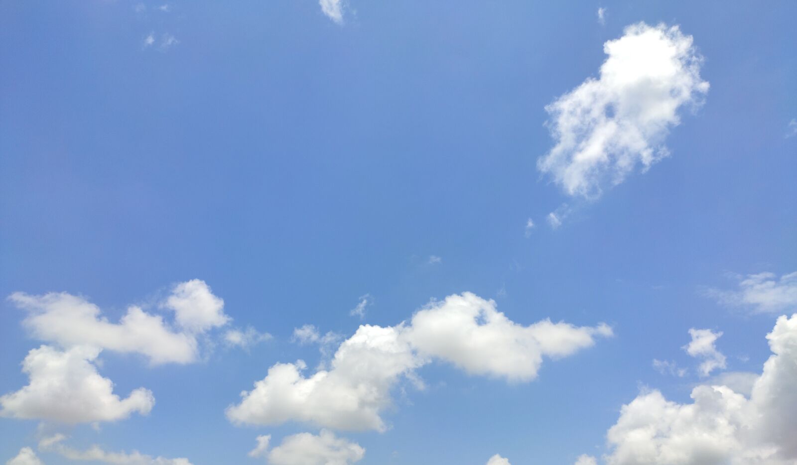 Xiaomi Redmi Note 7 Pro sample photo. Sky, blue, summer photography