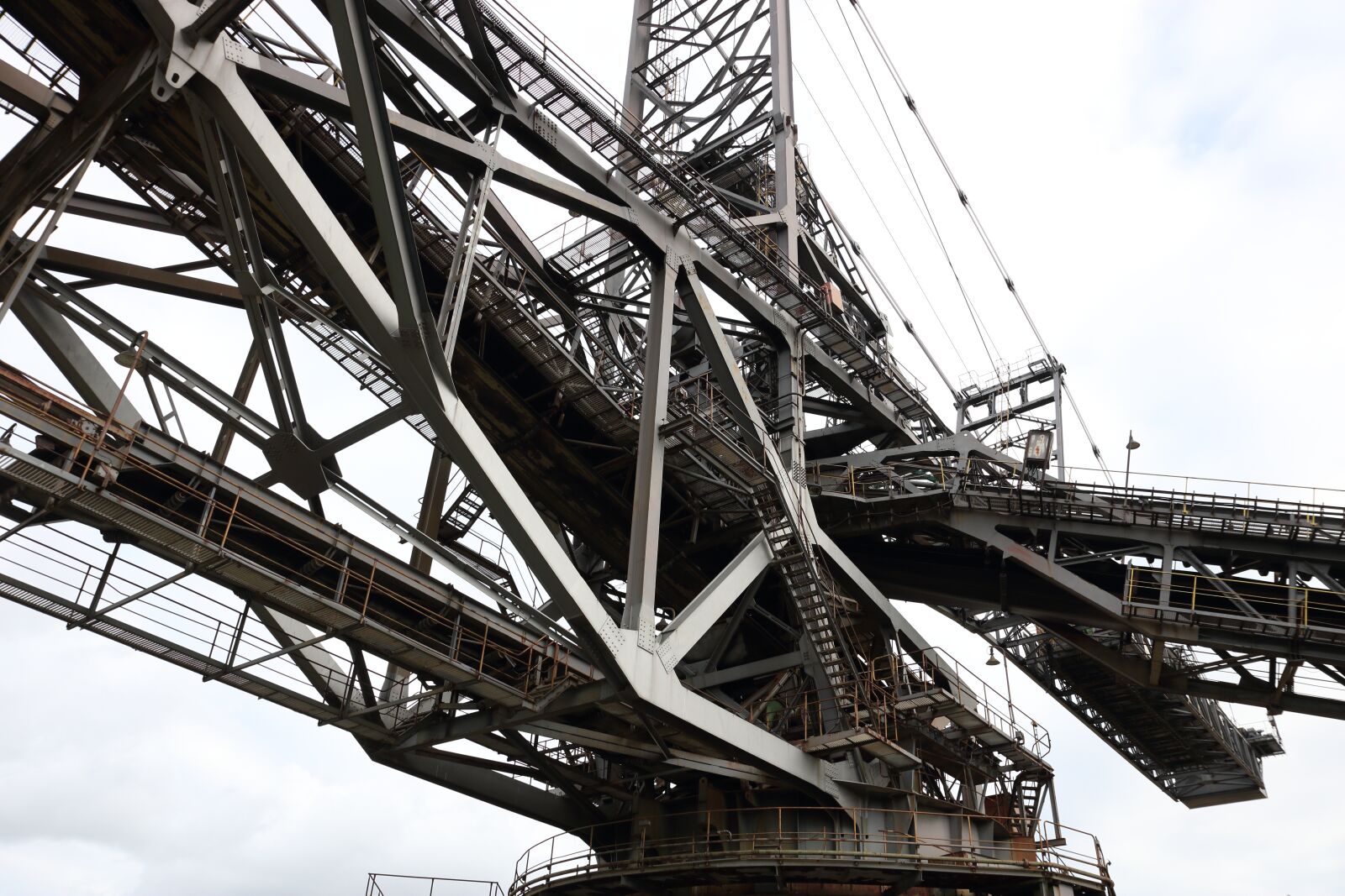 Canon EOS 750D (EOS Rebel T6i / EOS Kiss X8i) sample photo. Surface, mining, machine photography